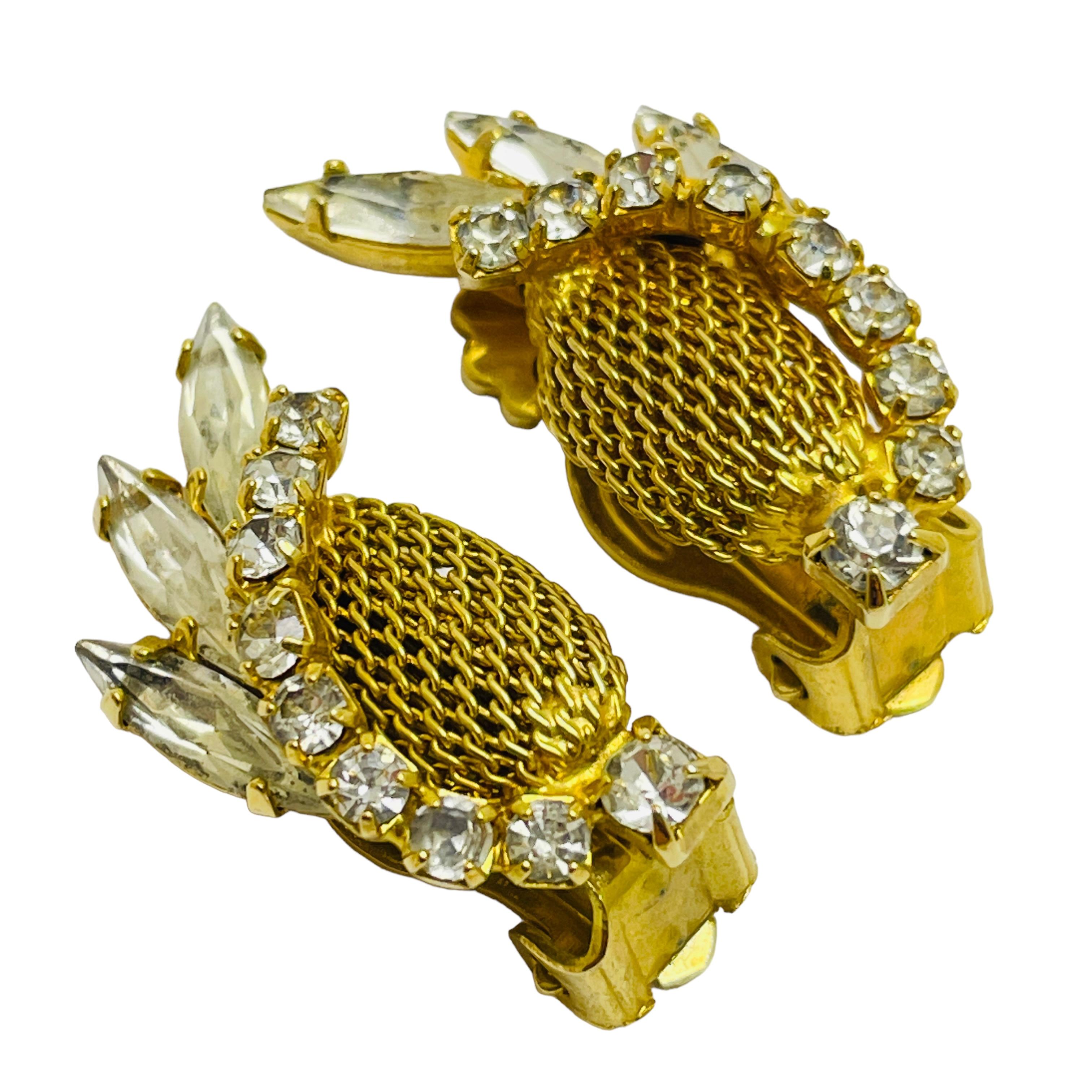 DETAILS

• unsigned

• gold tone with rhinestones 

• vintage designer earrings

MEASUREMENTS  

• 

CONDITION

•  very good vintage condition with minimal signs of wear 

 Sku 44

❤️❤️  VINTAGE DESIGNER JEWELRY ❤️❤️

❤️❤️  ALEXANDER’S BOUTIQUE  ❤️❤️