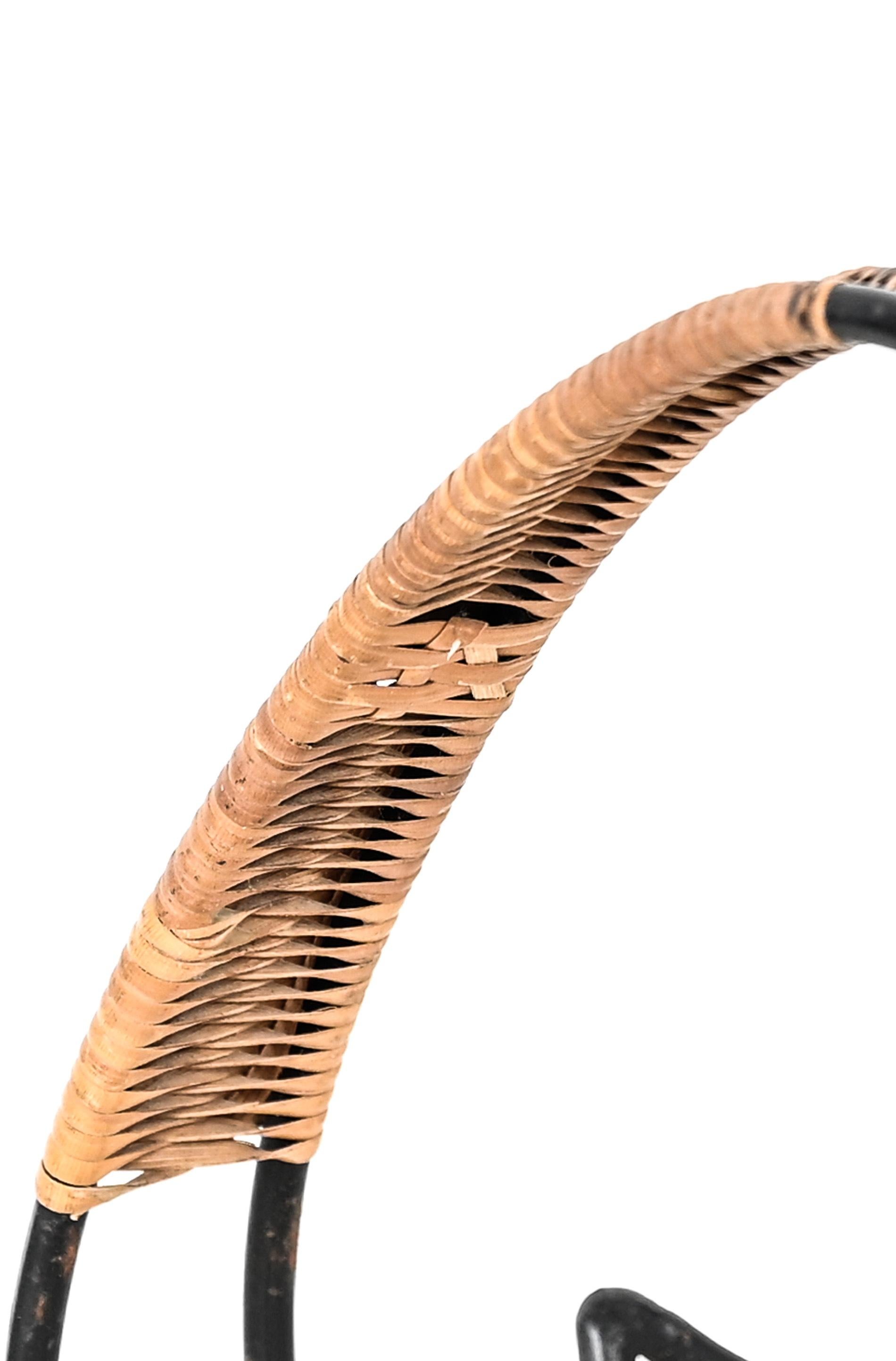 Flaschenhalter aus Metall und Rattan von Laurids Lonborg um 1960 im Zustand „Gut“ im Angebot in Henley-on Thames, Oxfordshire