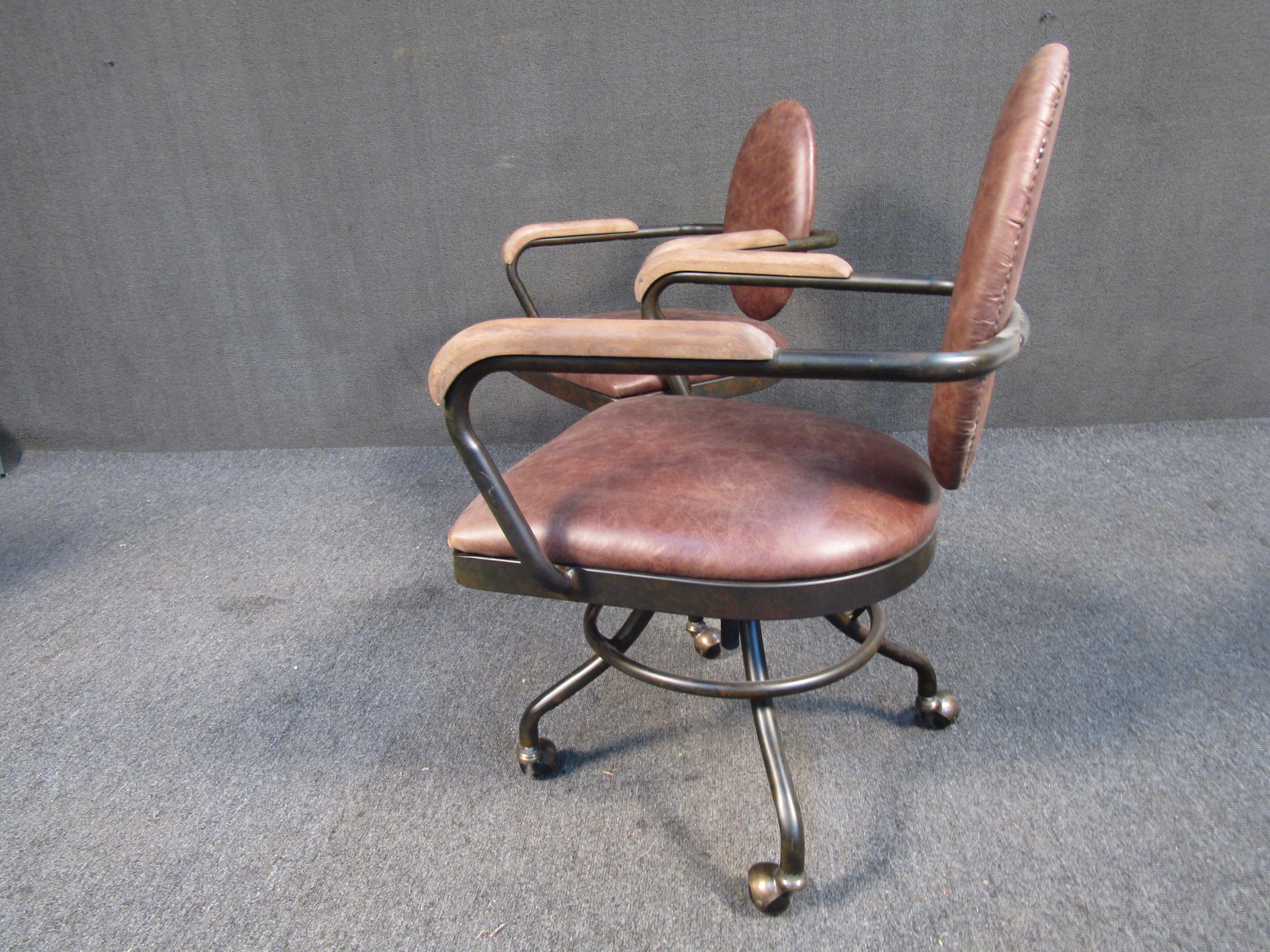 Chaises à rouleaux métallique et bois vintage Bon état - En vente à Brooklyn, NY