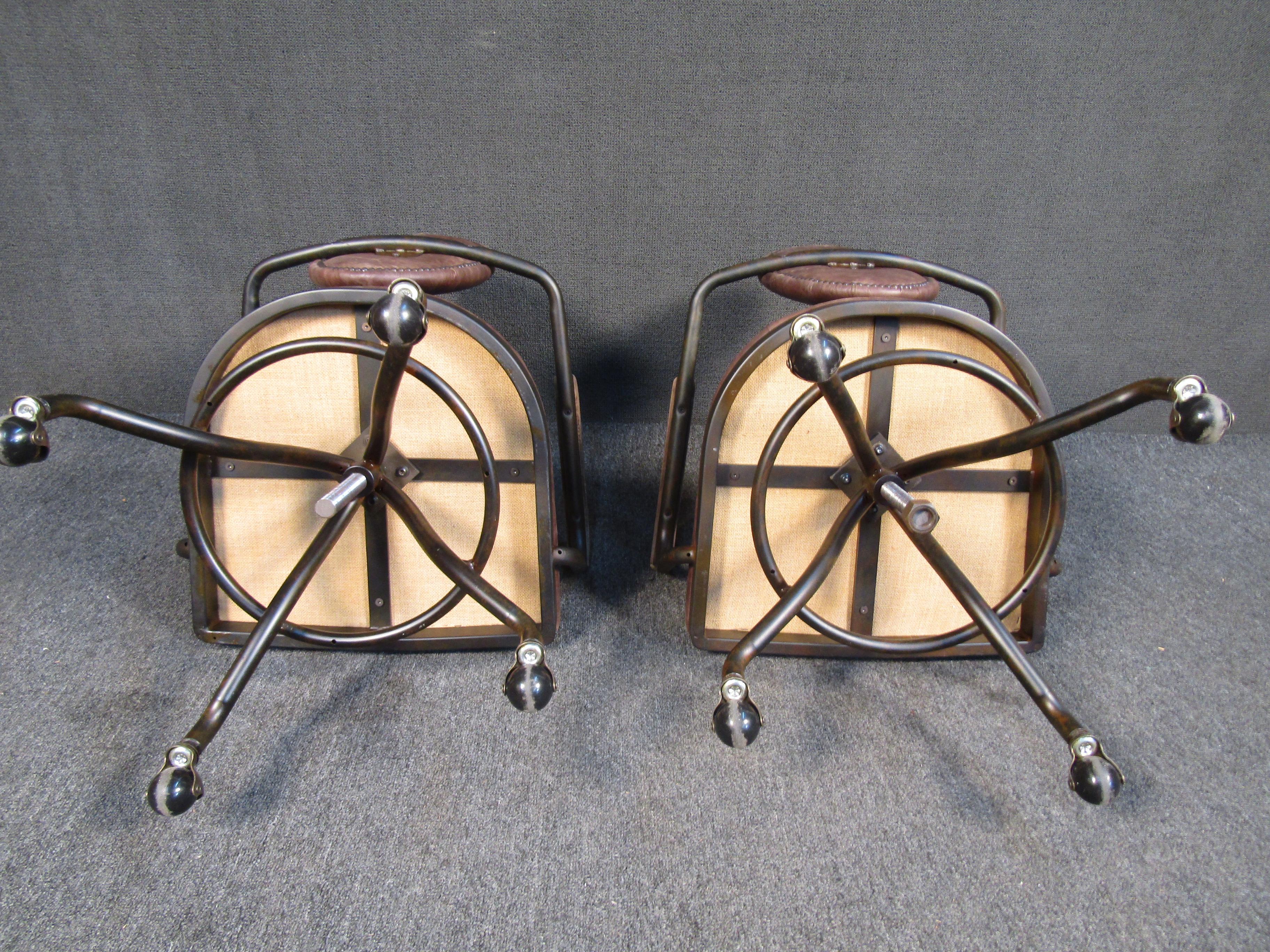 Chaises à rouleaux métallique et bois vintage en vente 1