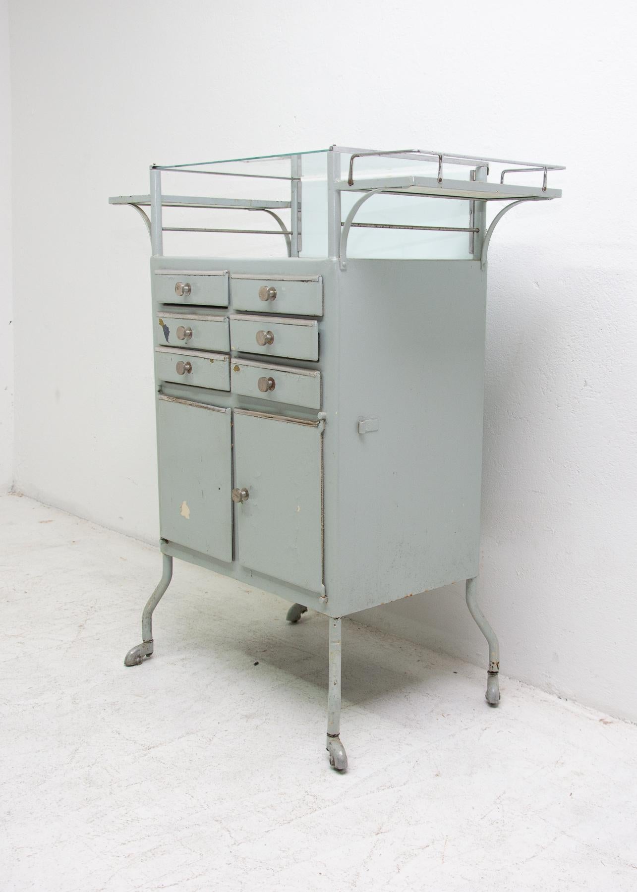 Vintage Metal Apothecary Cabinet on Wheels, 1960s In Fair Condition In Prague 8, CZ