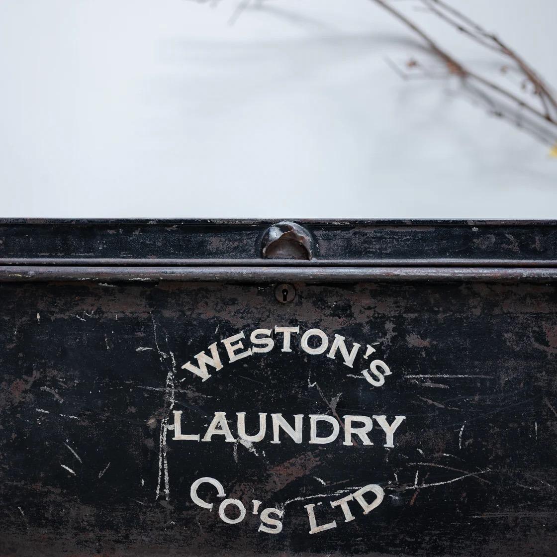Metal Storage British Box, England, 1930s In Good Condition For Sale In Tokyo, Tokyo