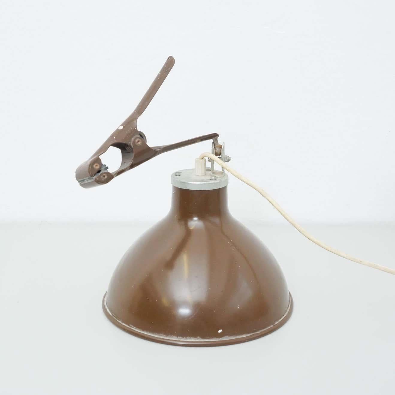 Vintage Metal Clamp Lamp, circa 1940 In Fair Condition In Barcelona, Barcelona