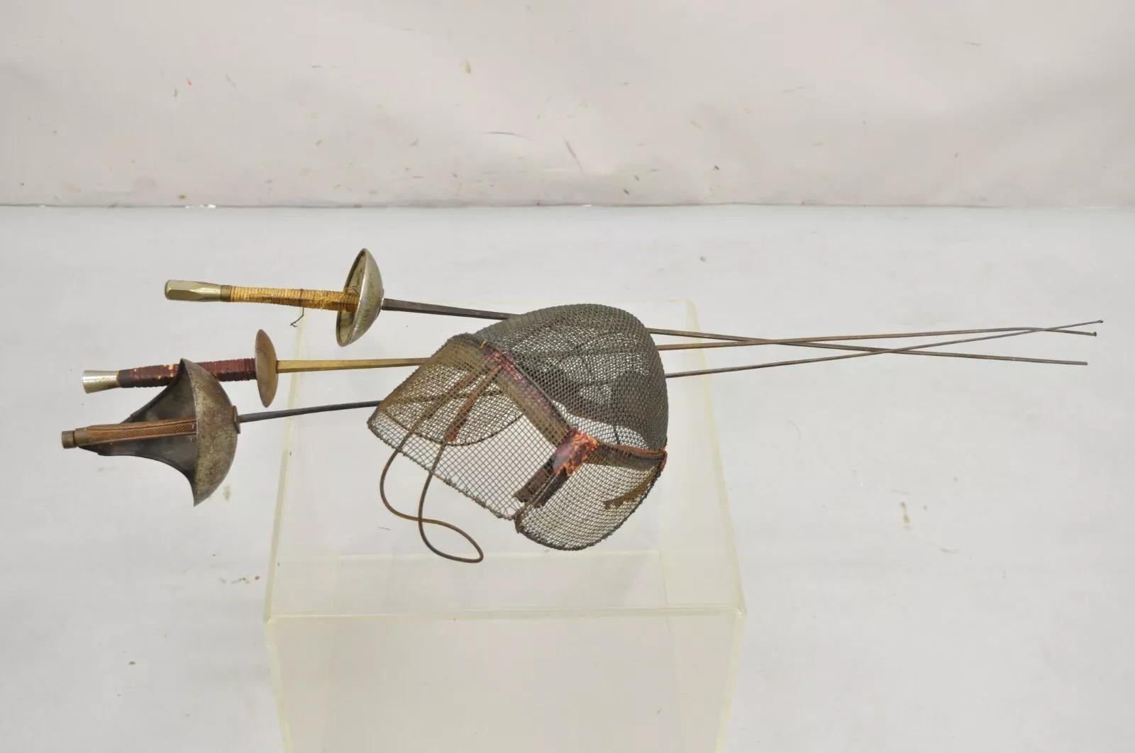 Set da scherma in metallo vintage con 3 spade e maschera rivestita in pelle - 4 pezzi 4