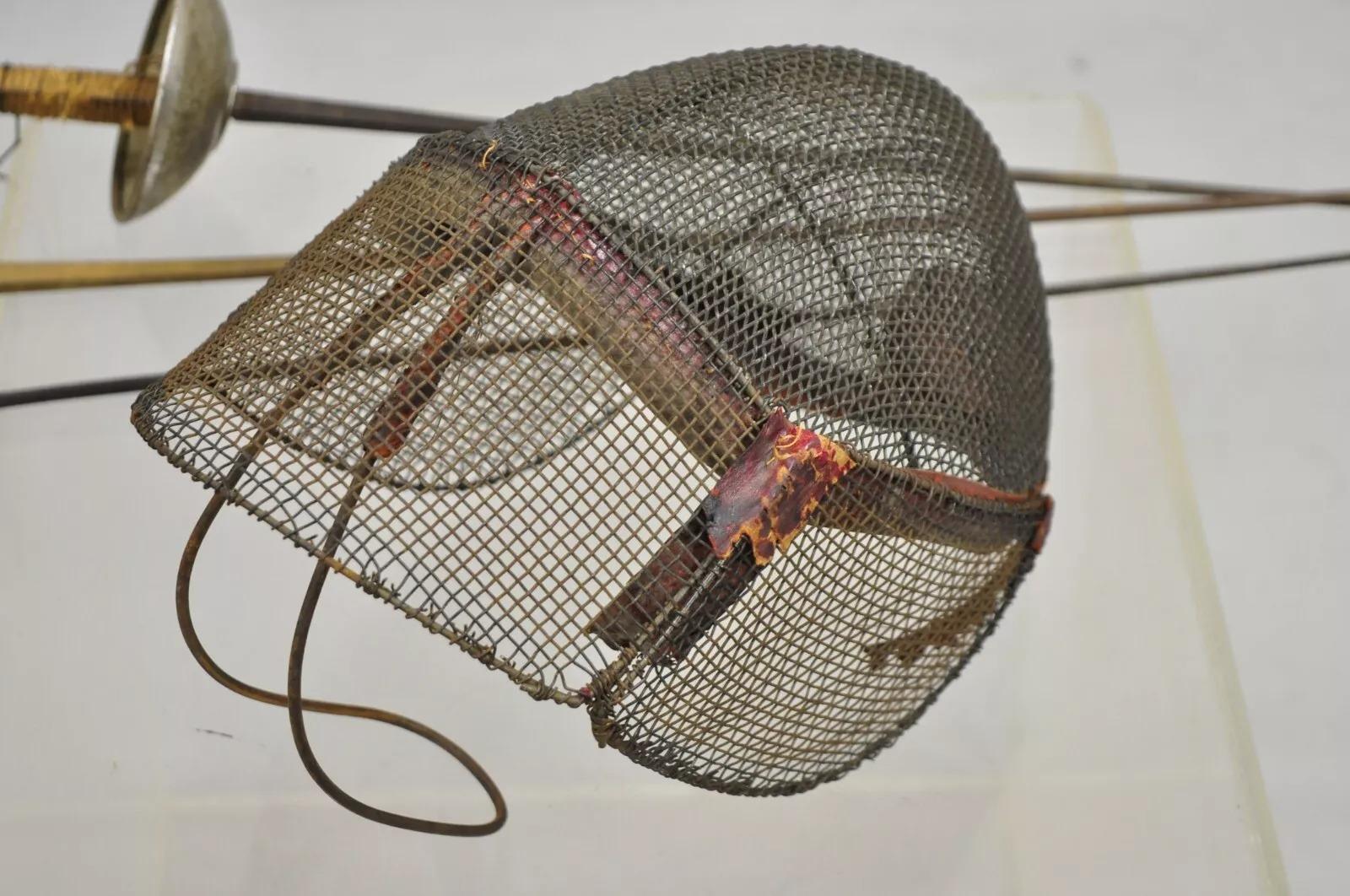 Art Déco Set da scherma in metallo vintage con 3 spade e maschera rivestita in pelle - 4 pezzi