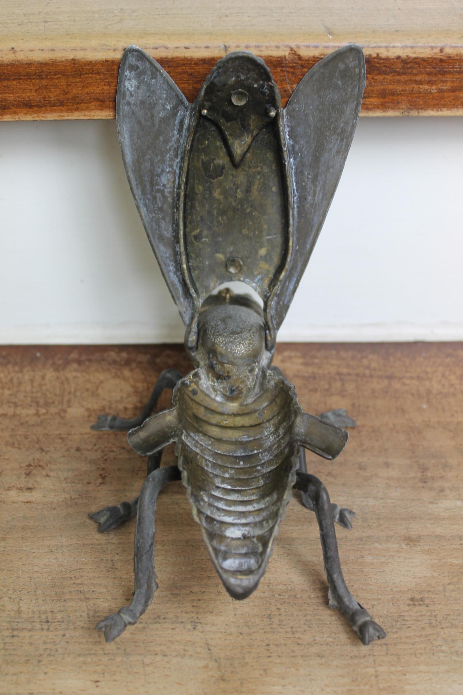 Vintage Metall Fliege Aschenbecher:: Fliege Figurine:: Mitte des 20 2