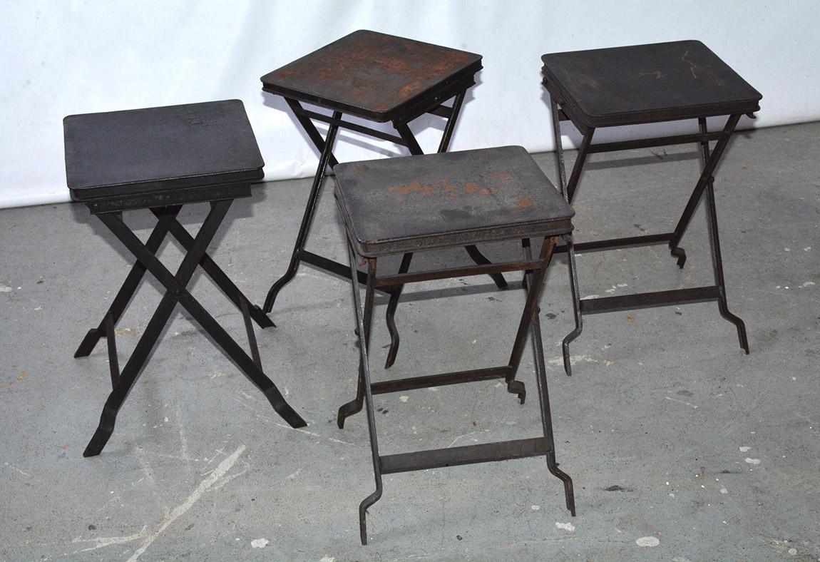 Industriel Tabouret pliant vintage en métal en vente