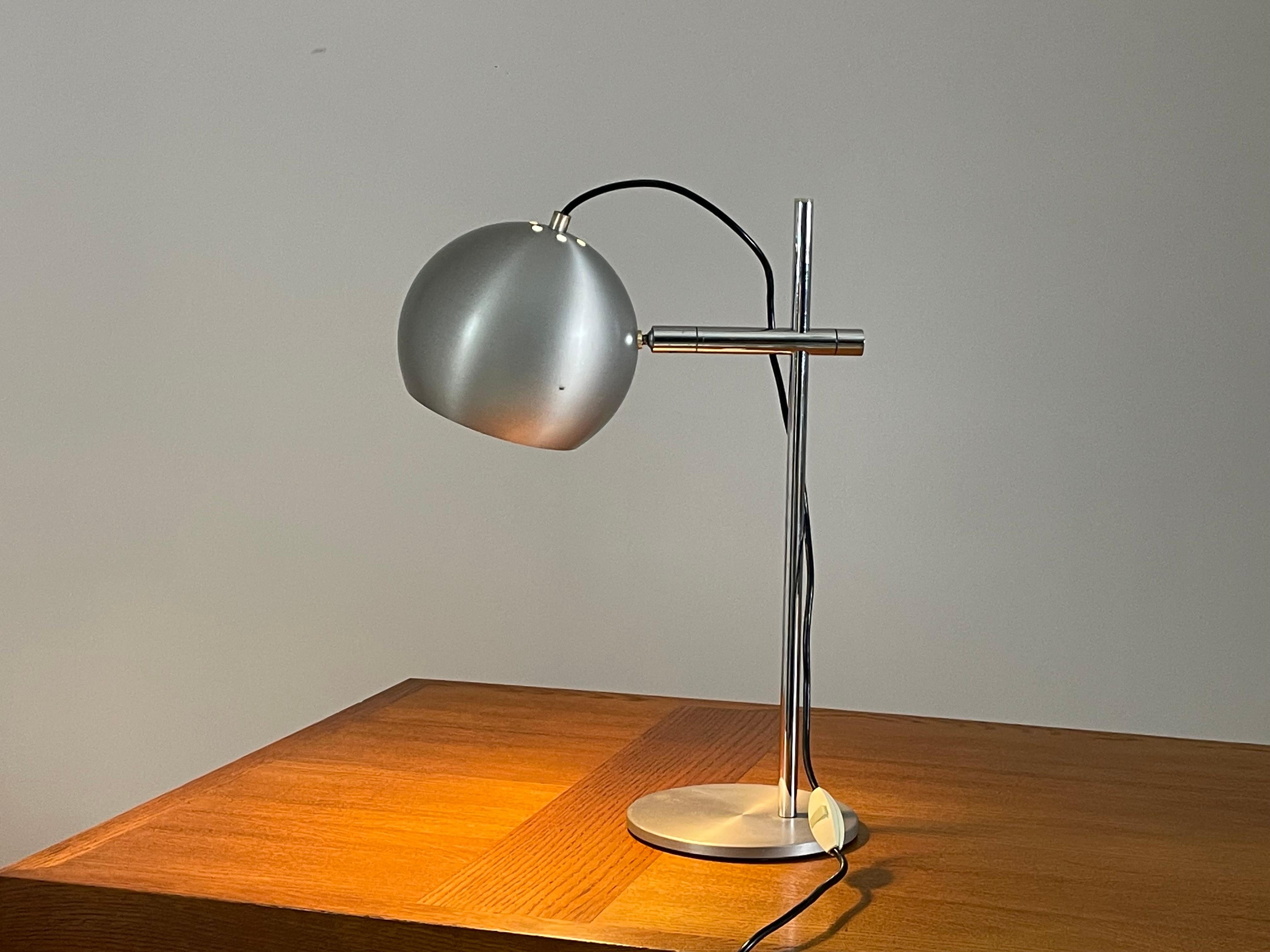Lampada in metallo vintage degli anni '70 in vendita 8