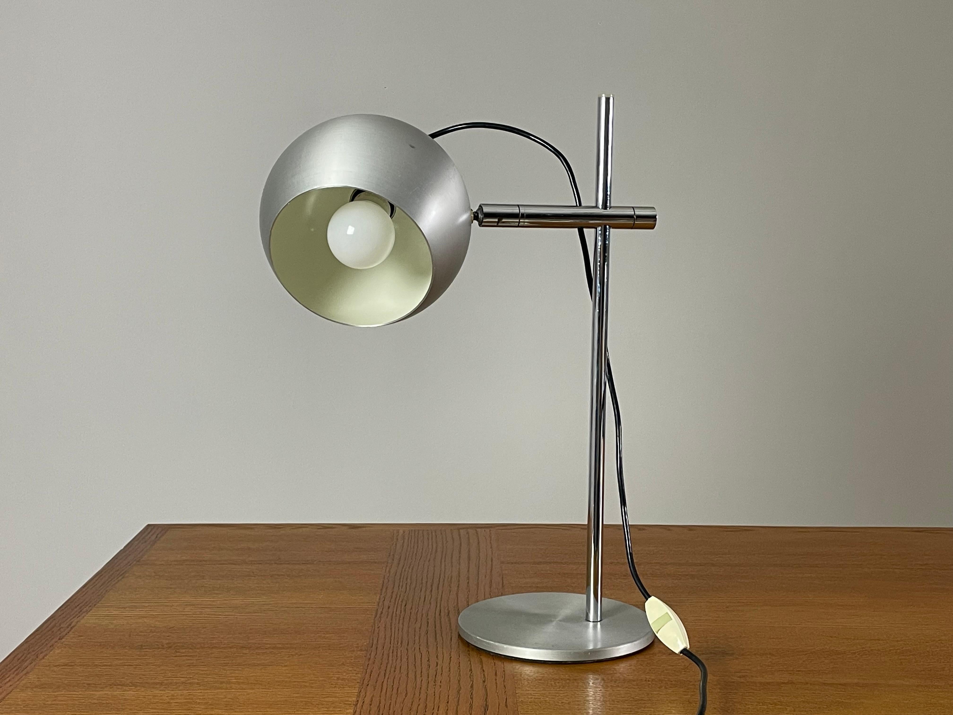 XX secolo Lampada in metallo vintage degli anni '70 in vendita