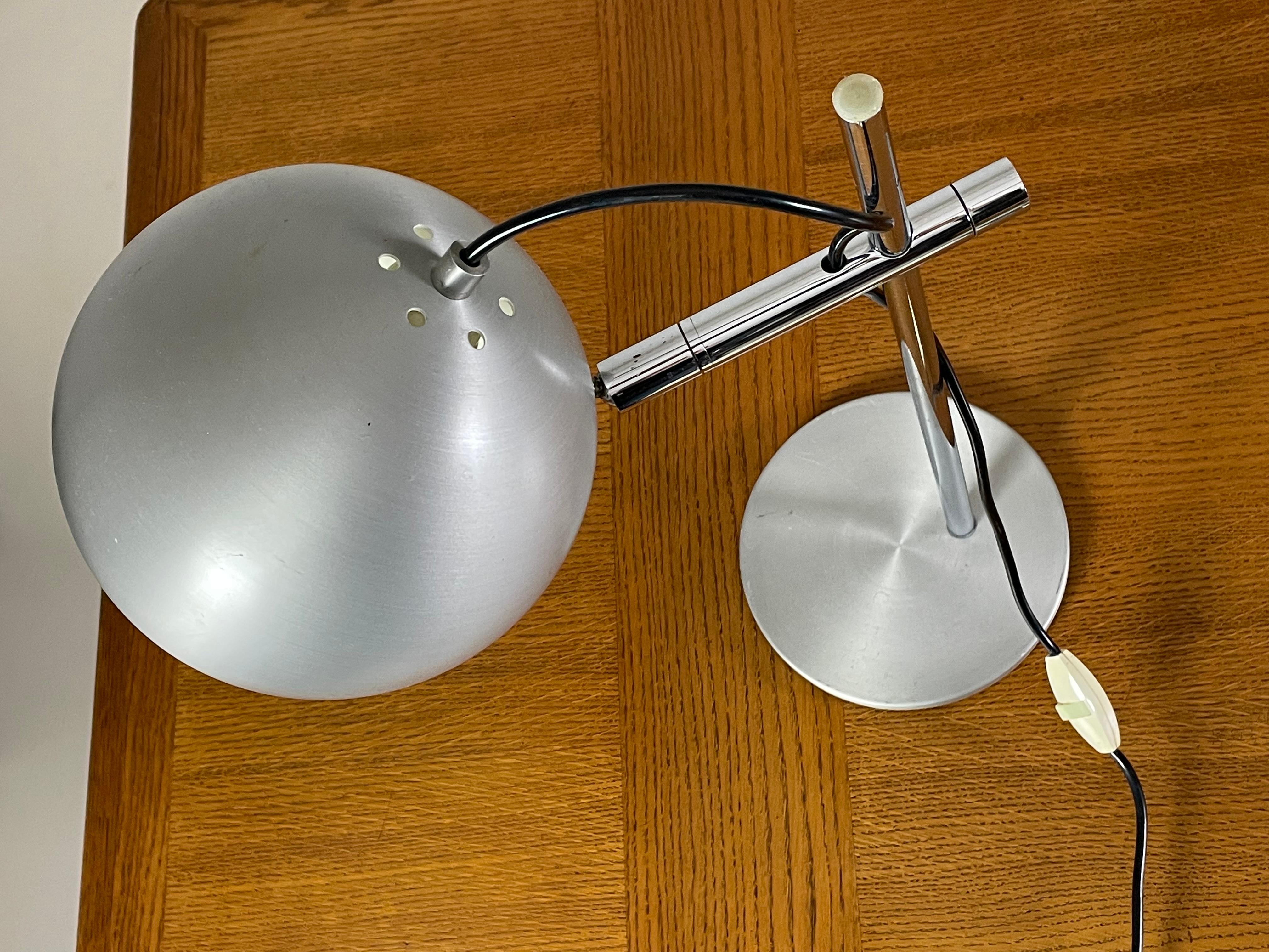 Lampada in metallo vintage degli anni '70 in vendita 2