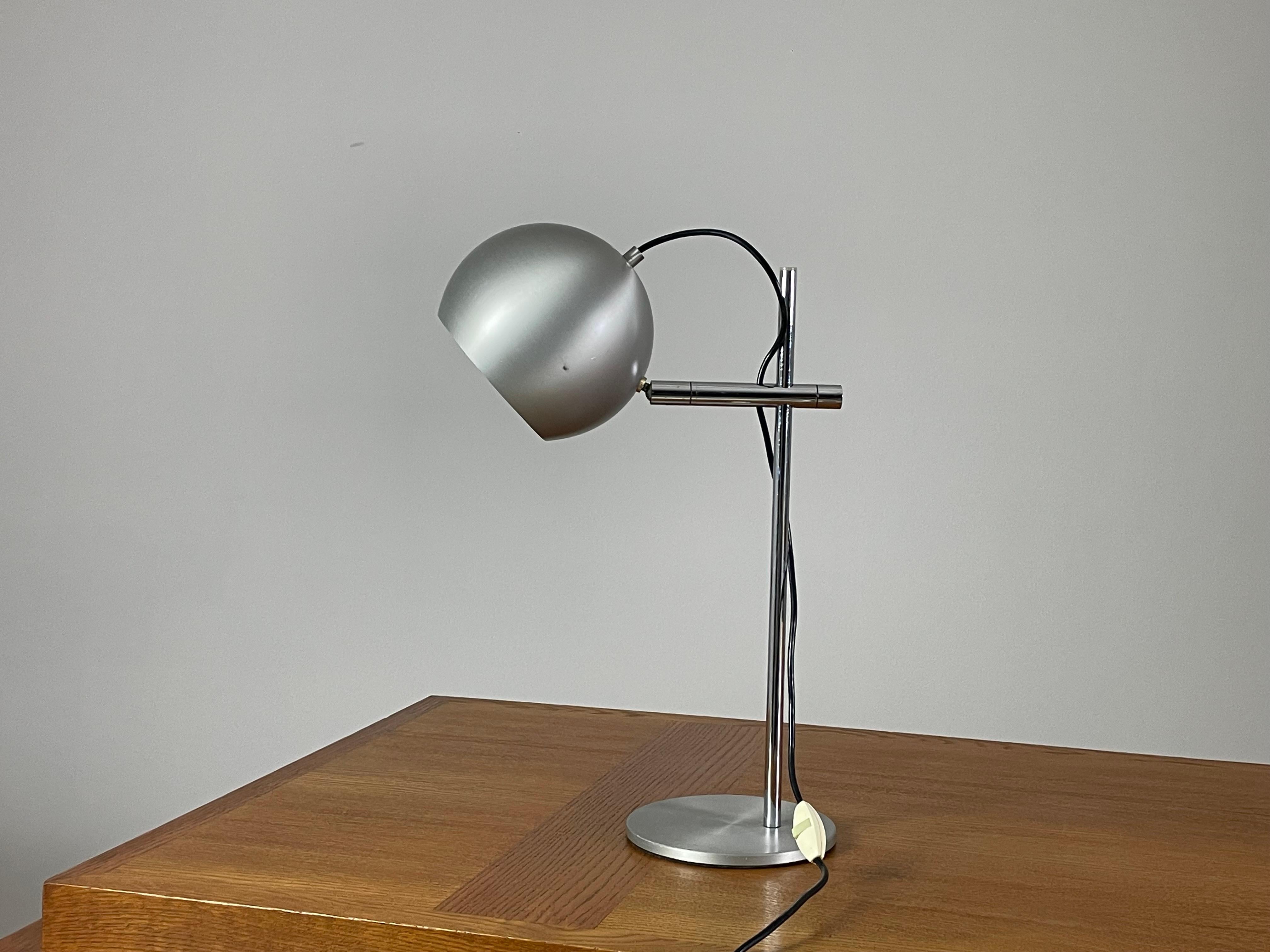 Lampada in metallo vintage degli anni '70 in vendita 4
