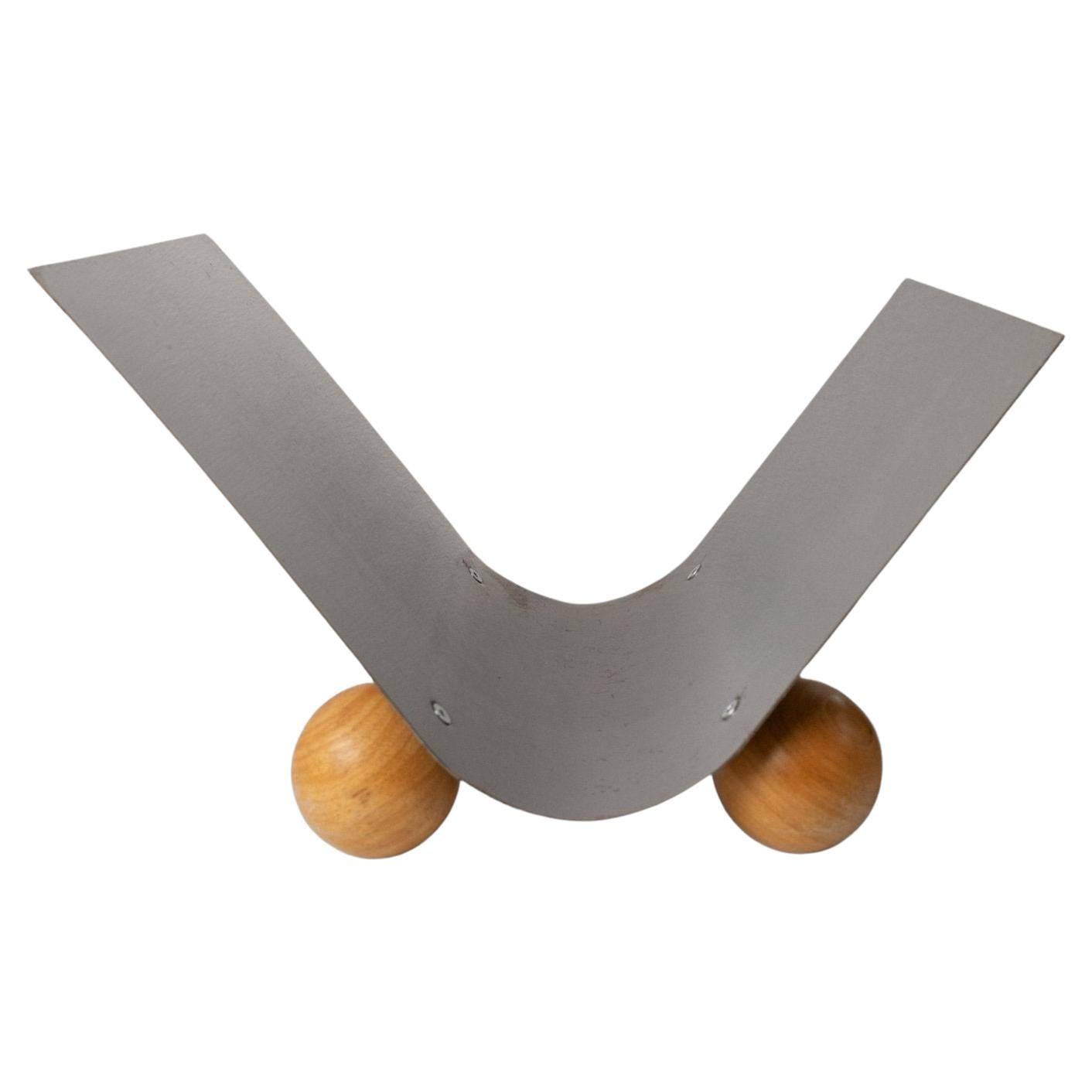 Portariviste vintage in metallo con piedini a sfera in legno, anni
80