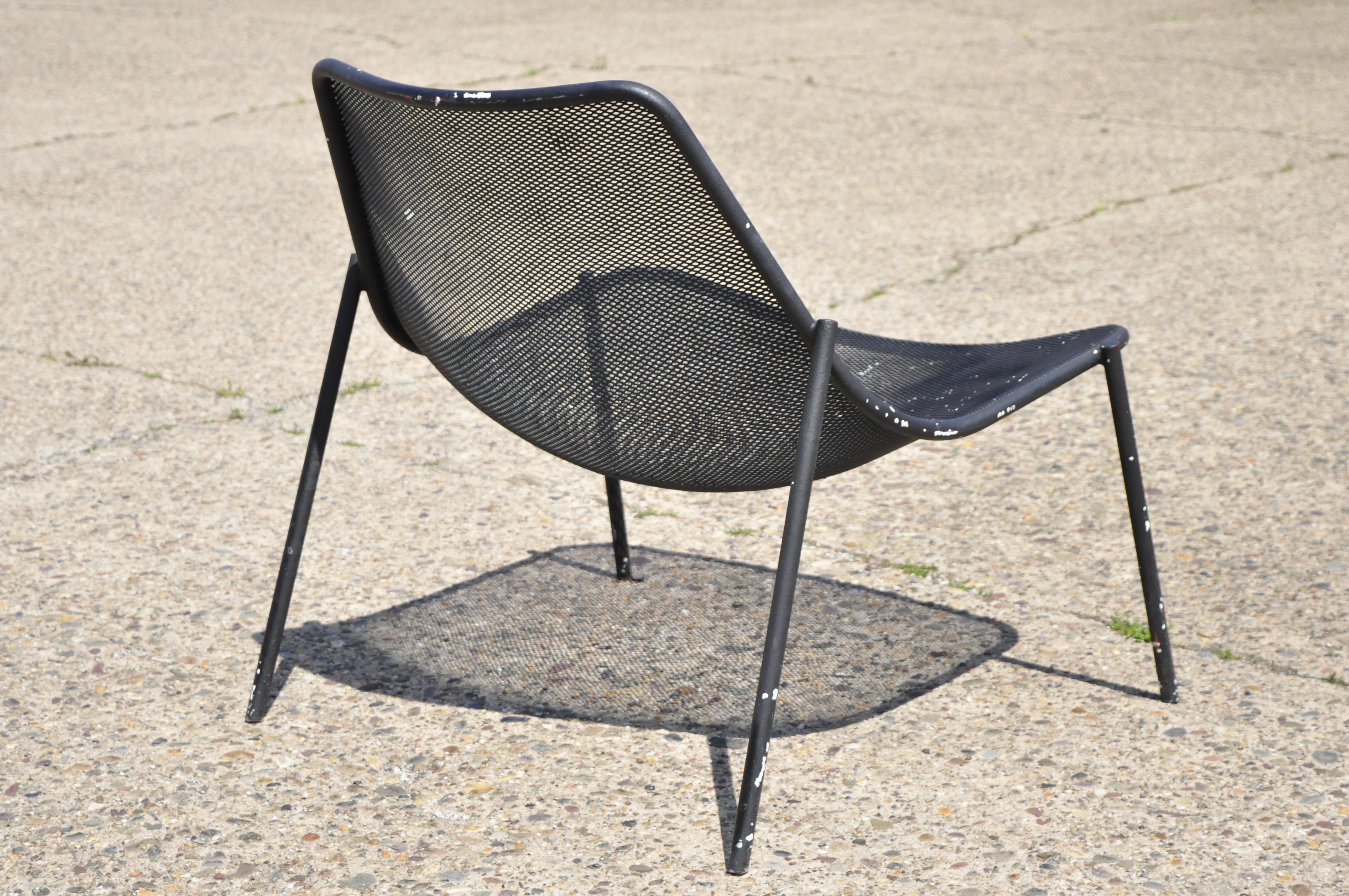 Vintage Metal Mesh Perforated Wide Seat Modern Patio Garden Lounge Chair For Sale 3