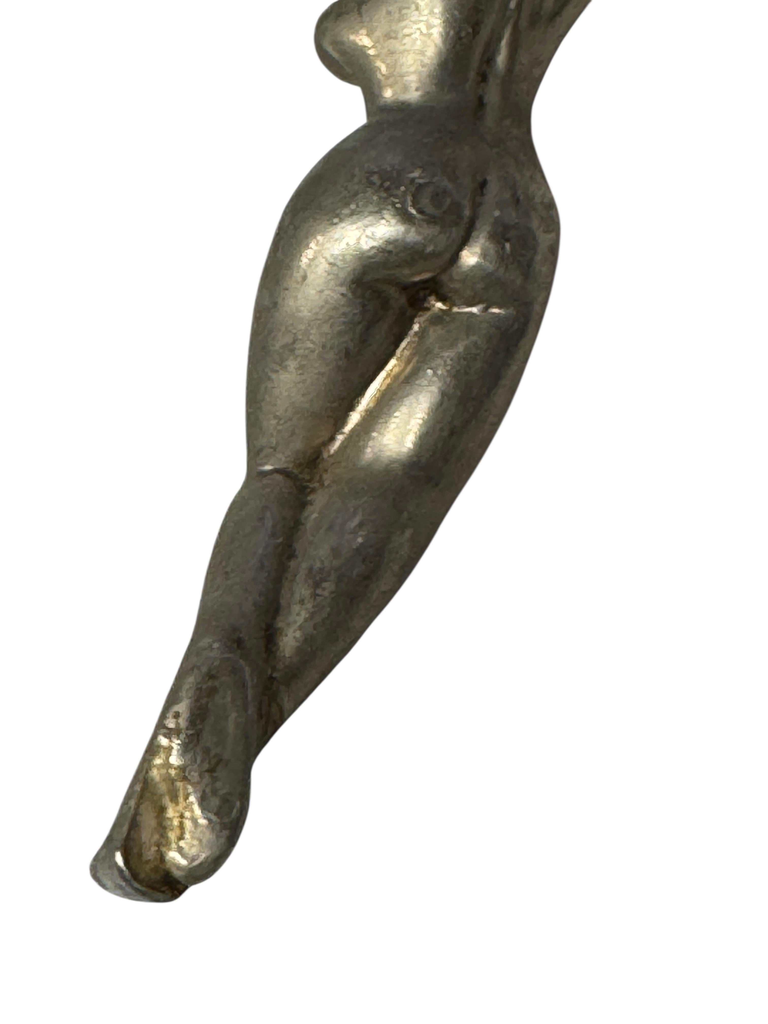 Vintage Metall Nude Mädchenflaschenöffner MidCentury Modern Metall Breweriana Barware, Vintage (Bronze) im Angebot
