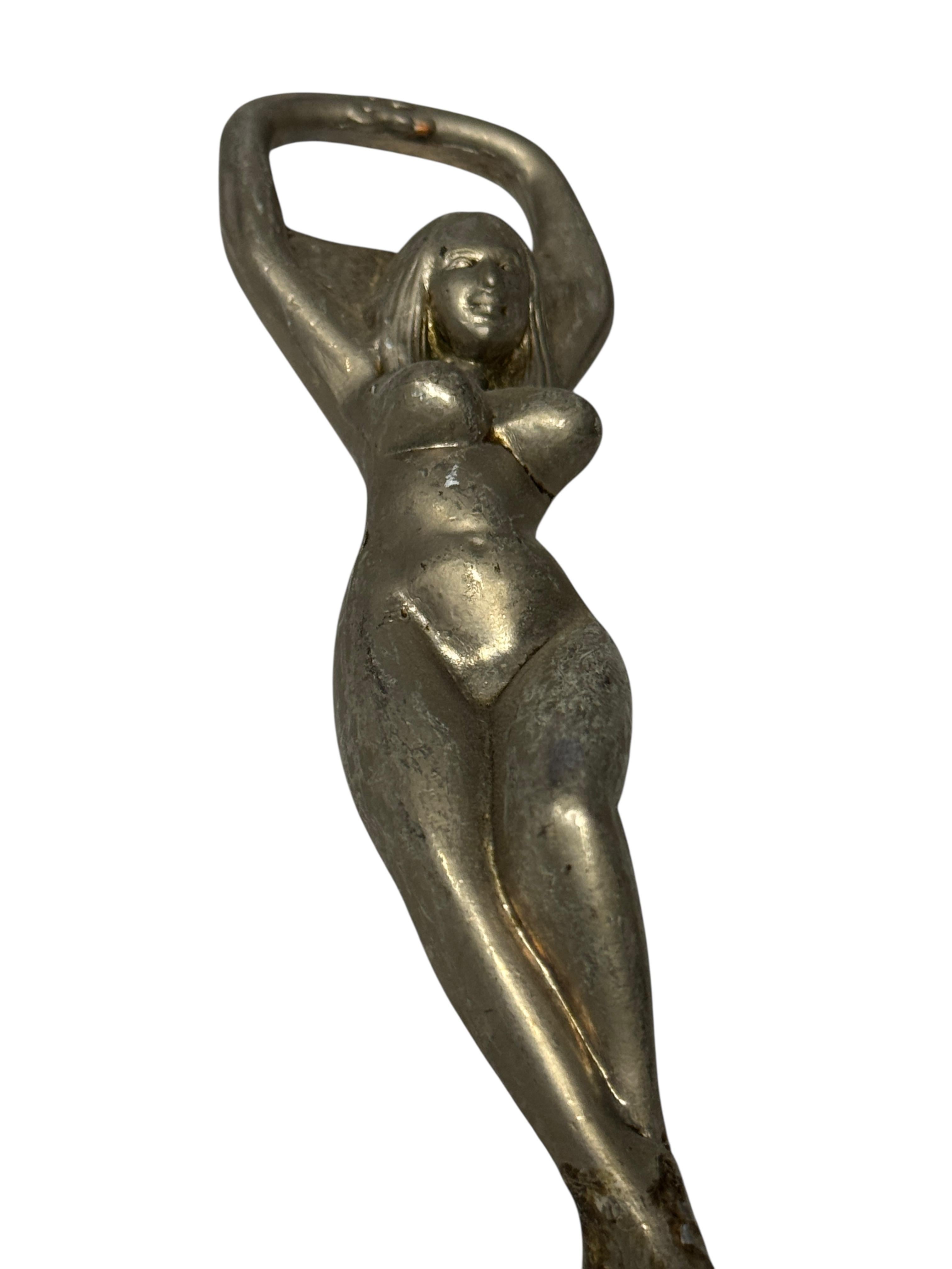 Vintage Metall Nude Mädchenflaschenöffner MidCentury Modern Metall Breweriana Barware, Vintage im Angebot 2