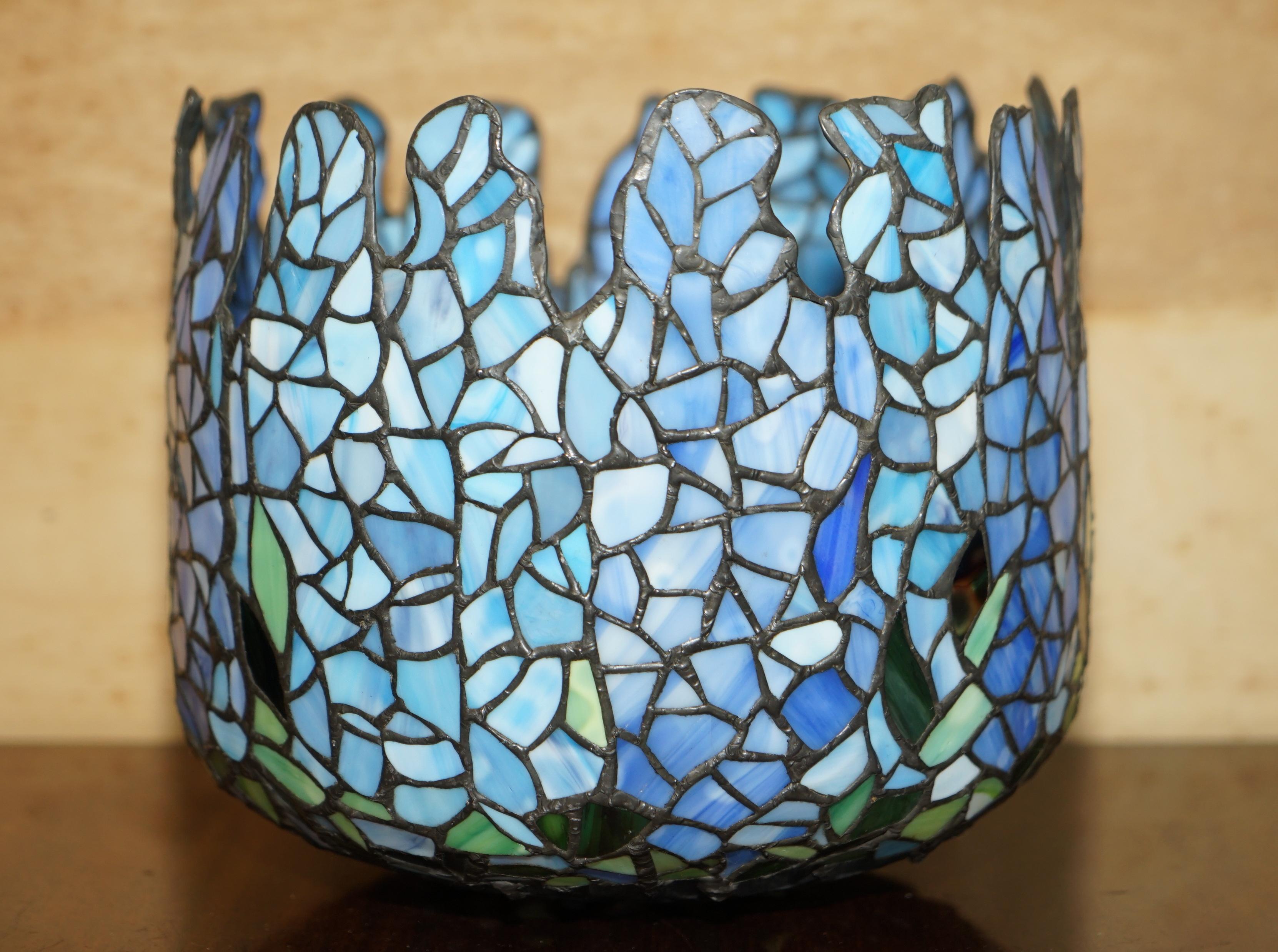 VINTAGE METAL STAiNED GLASS TIFFANY BLUE FLOWER STYLE LAMPSHADE 9