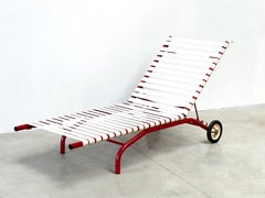 Vintage metal sunbed