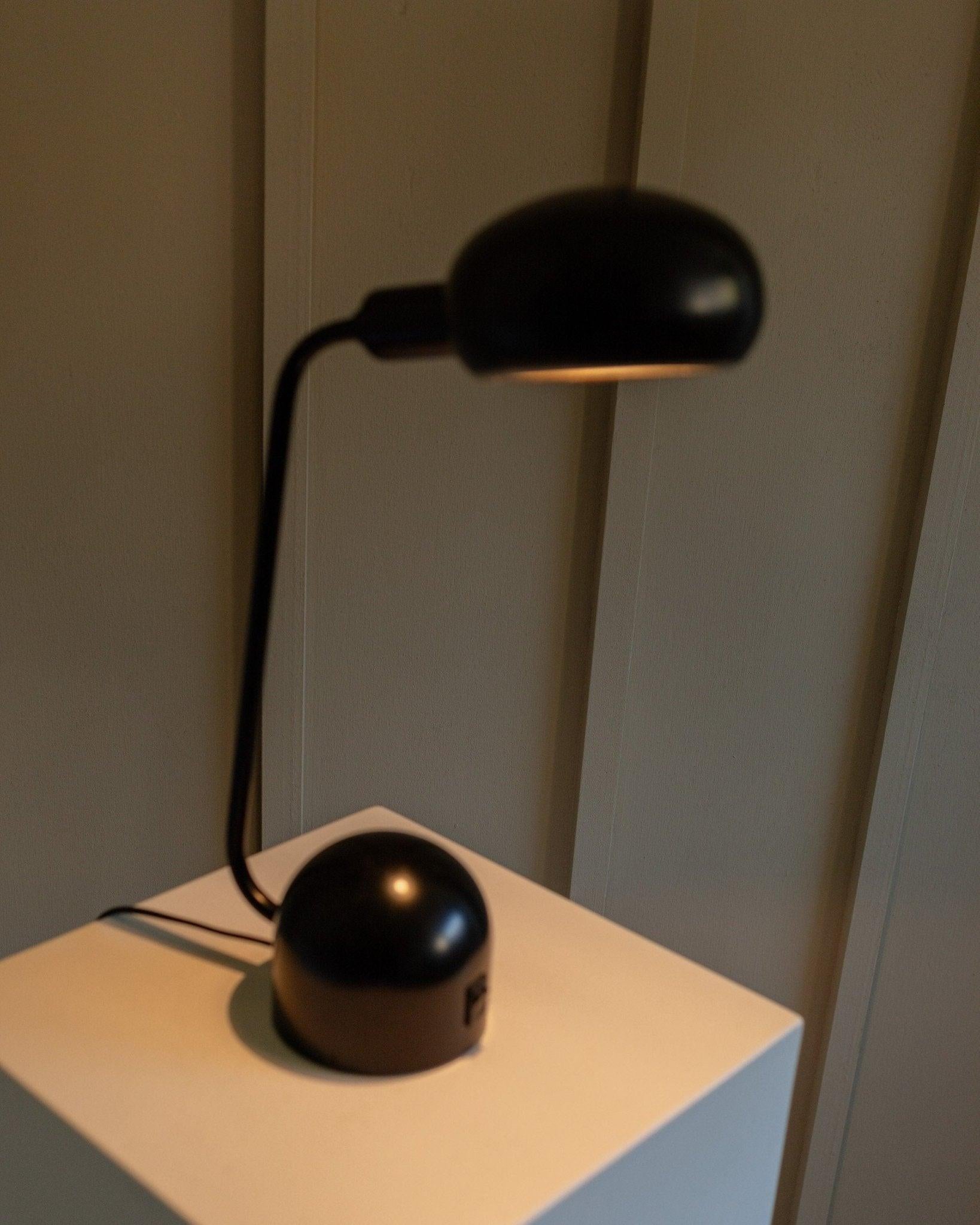 20ième siècle Lampe à poser en métal vintage - Lampe de bureau réglable, Italie, années 1980 en vente