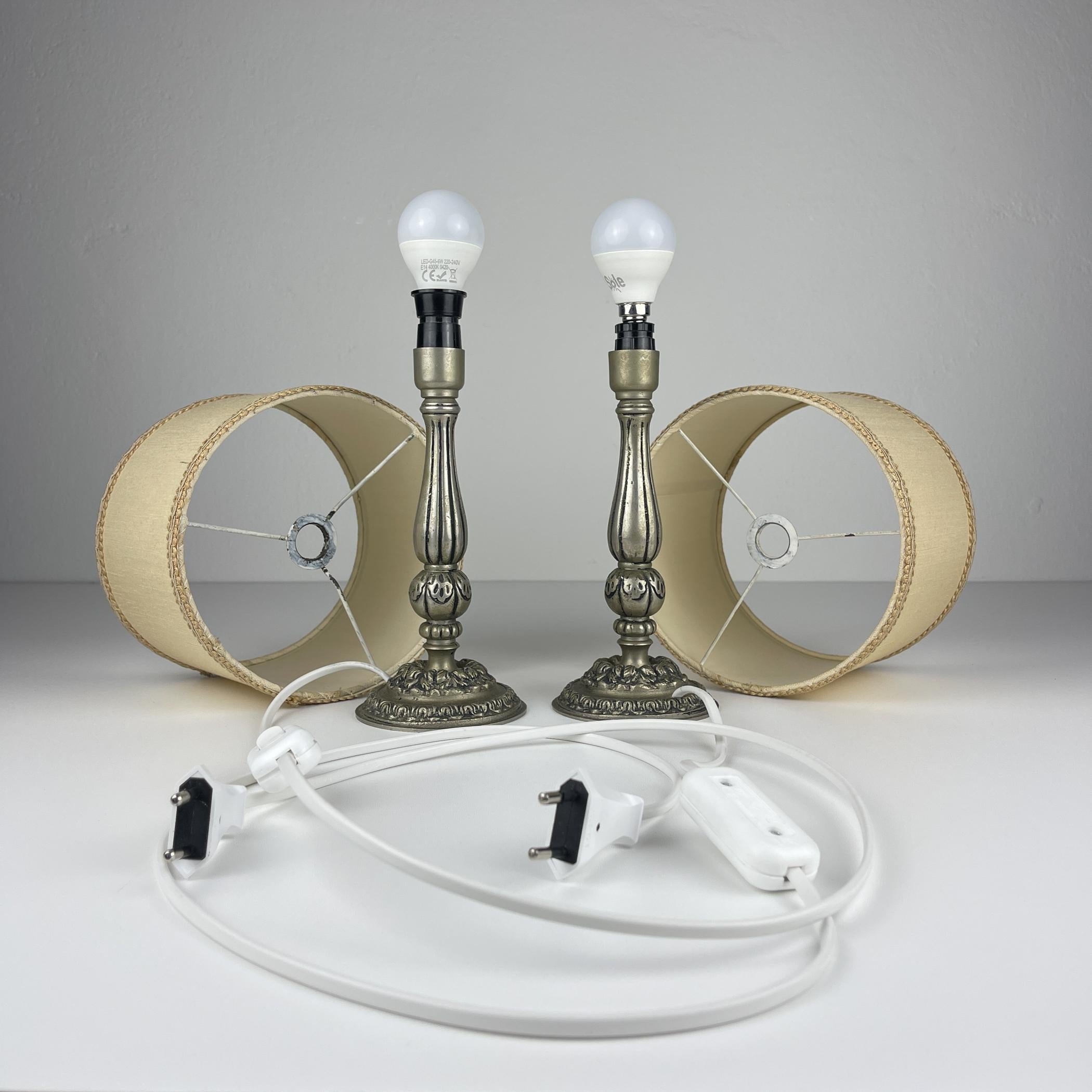 Vintage Tischlampe aus Metall, Italien 1960er, 2er Set im Angebot 7