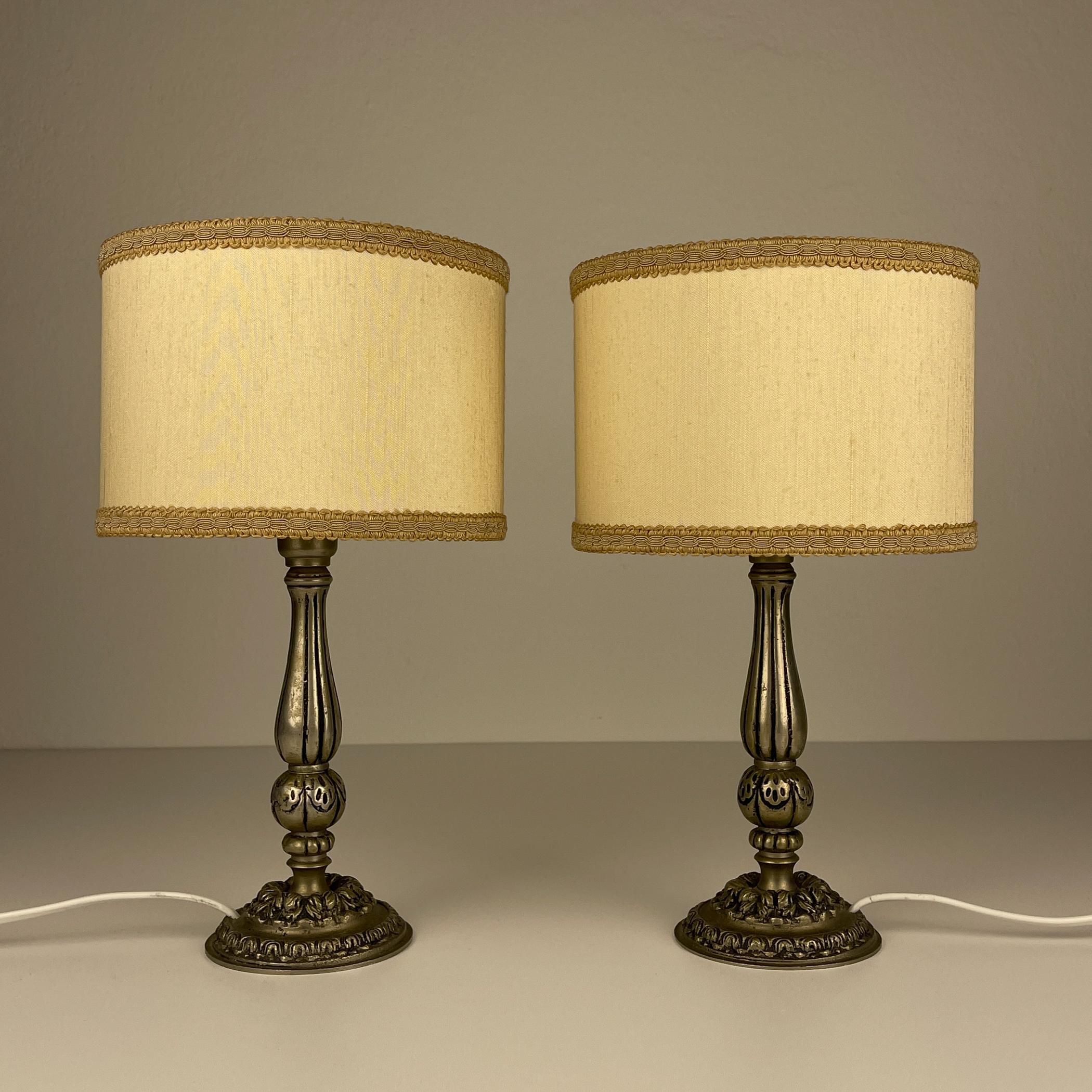 Vintage Tischlampe aus Metall, Italien 1960er, 2er Set (Italienisch) im Angebot