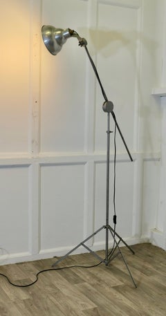 Vintage Metal Telescopic Adjustable Floor Lamp