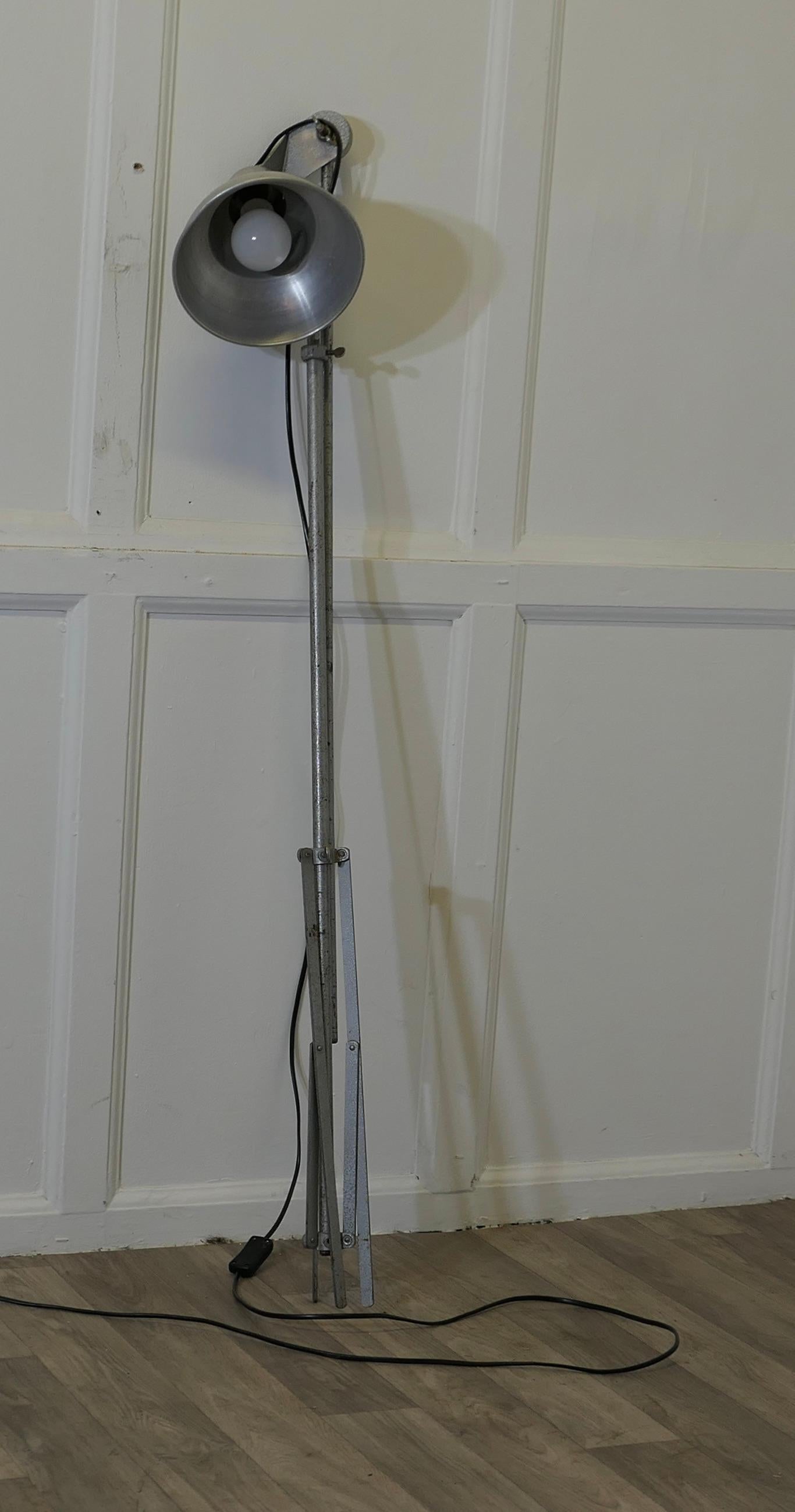 Lampadaire télescopique réglable en métal Vintage en vente 1