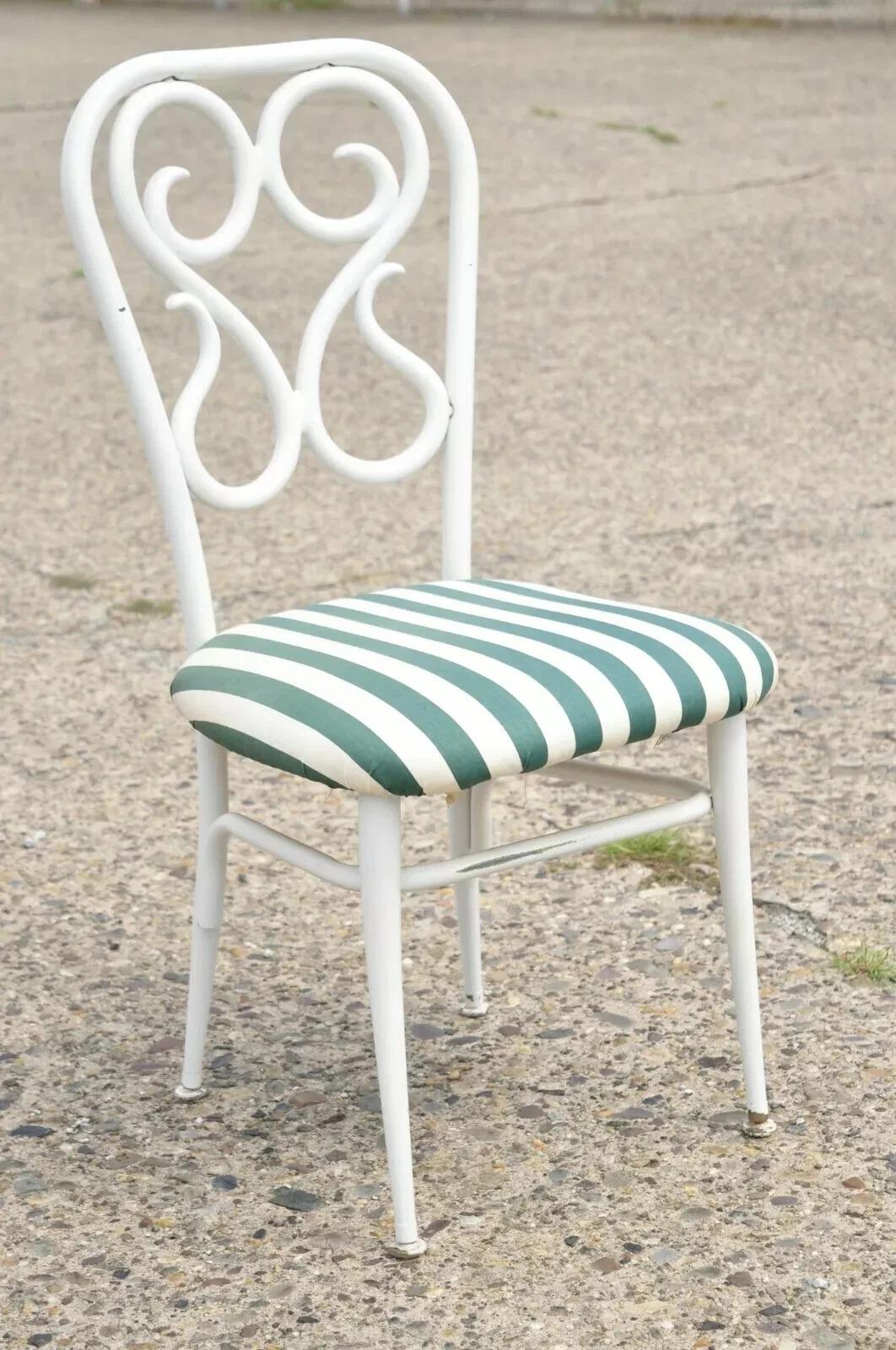 Sedie da pranzo Bistro in stile austriaco Thonet in metallo vintage - Set di 4 in vendita 3