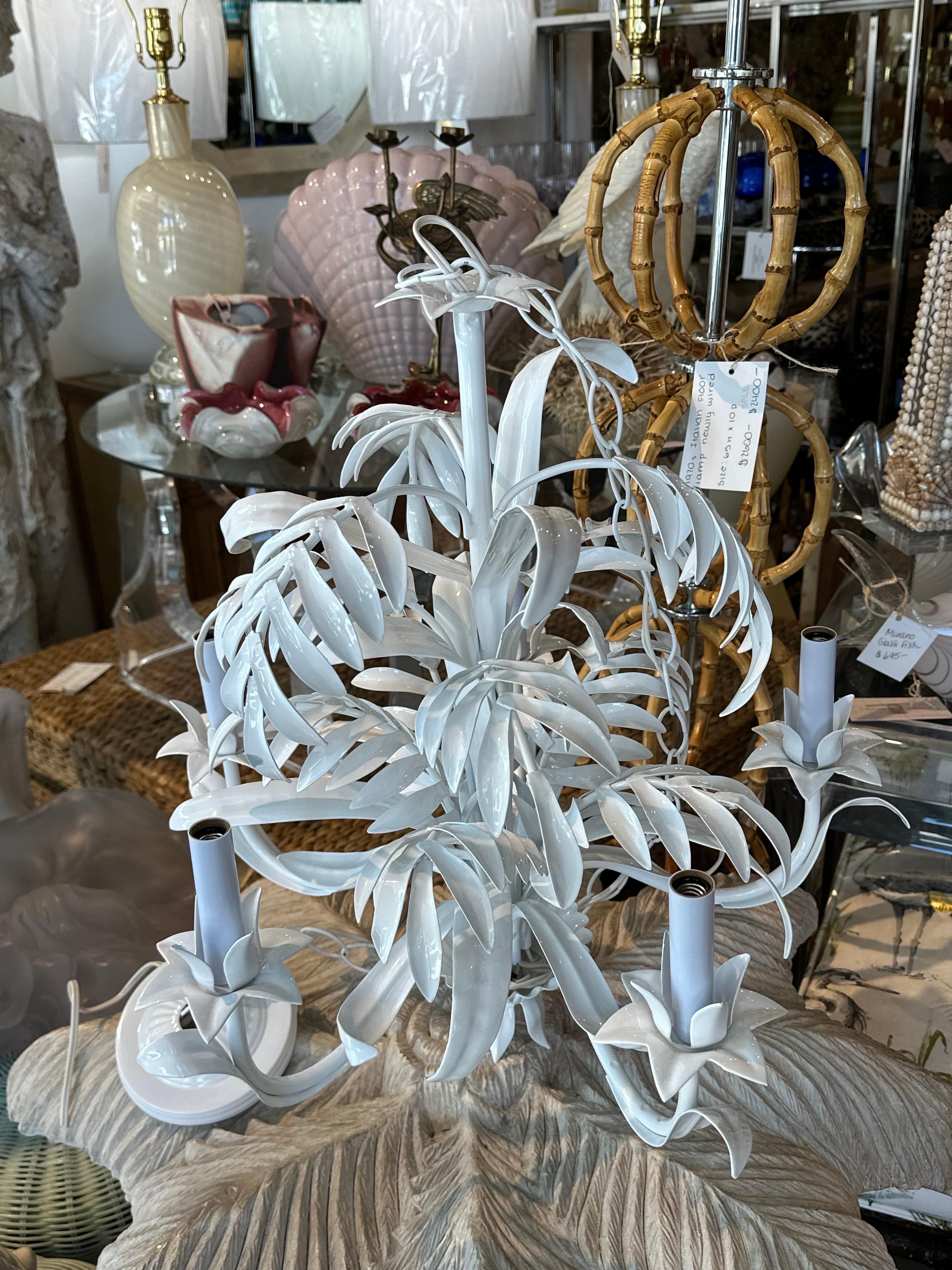 Vintage Metal Tole Palm Tree Beach Leaf Leaves Chandelier Newly Wired Restored  For Sale 1