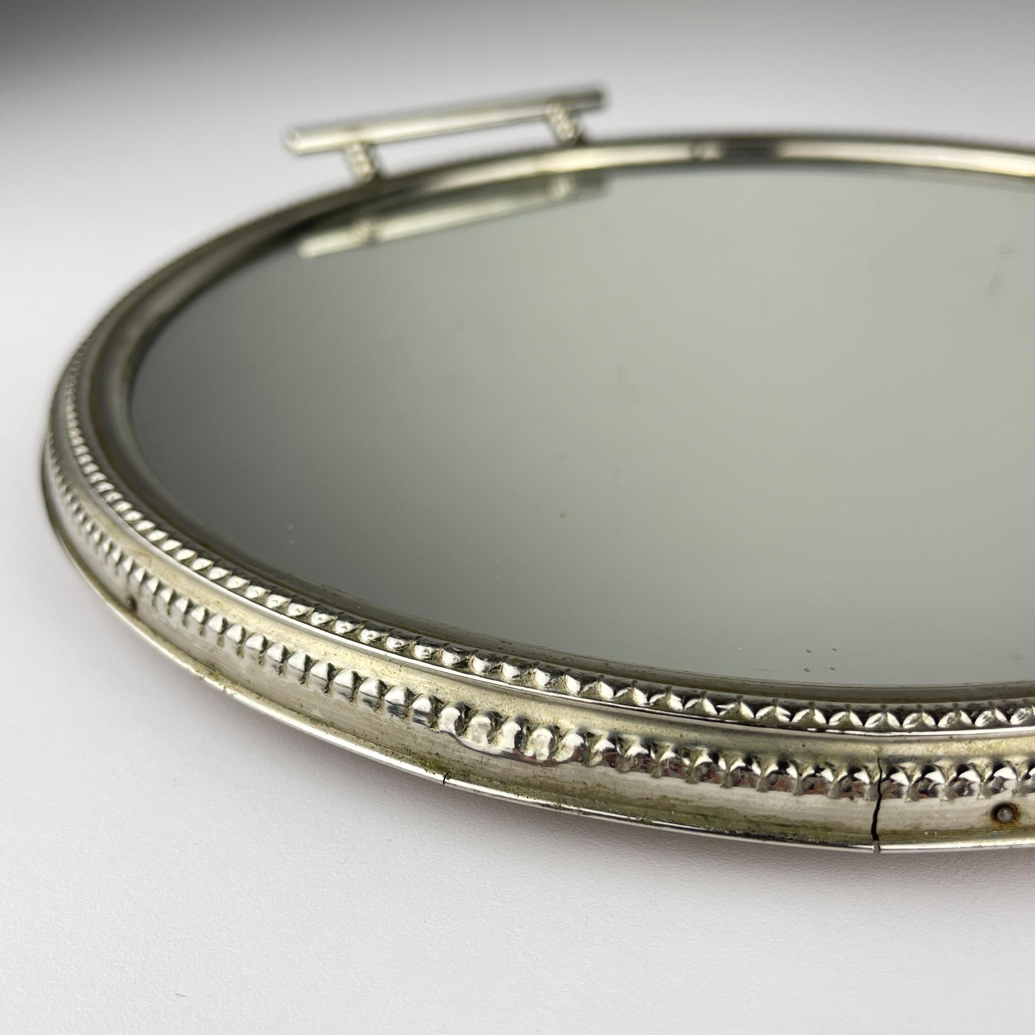 Bandeja vintage de metal con espejo, Italia Años 70 Metal en venta
