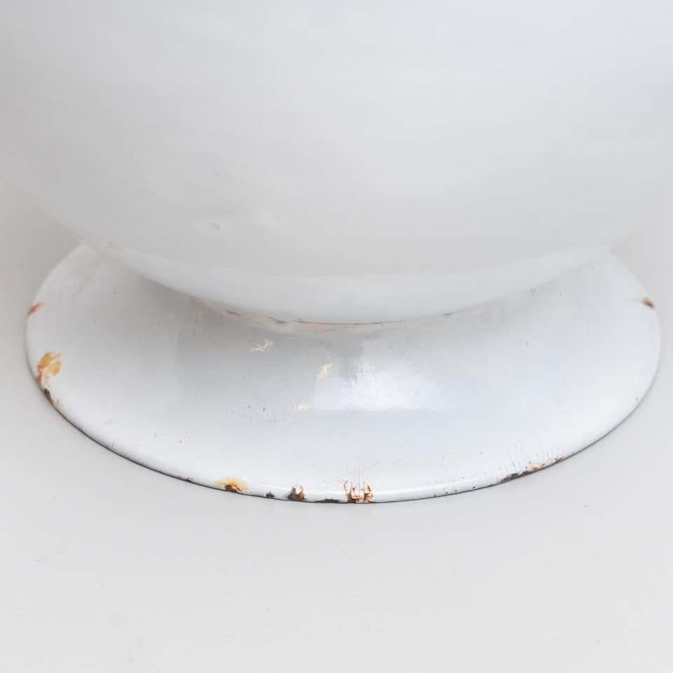 Mid-Century moderno Vaso di metallo vintage - Spagna, CIRCA 1930 in vendita