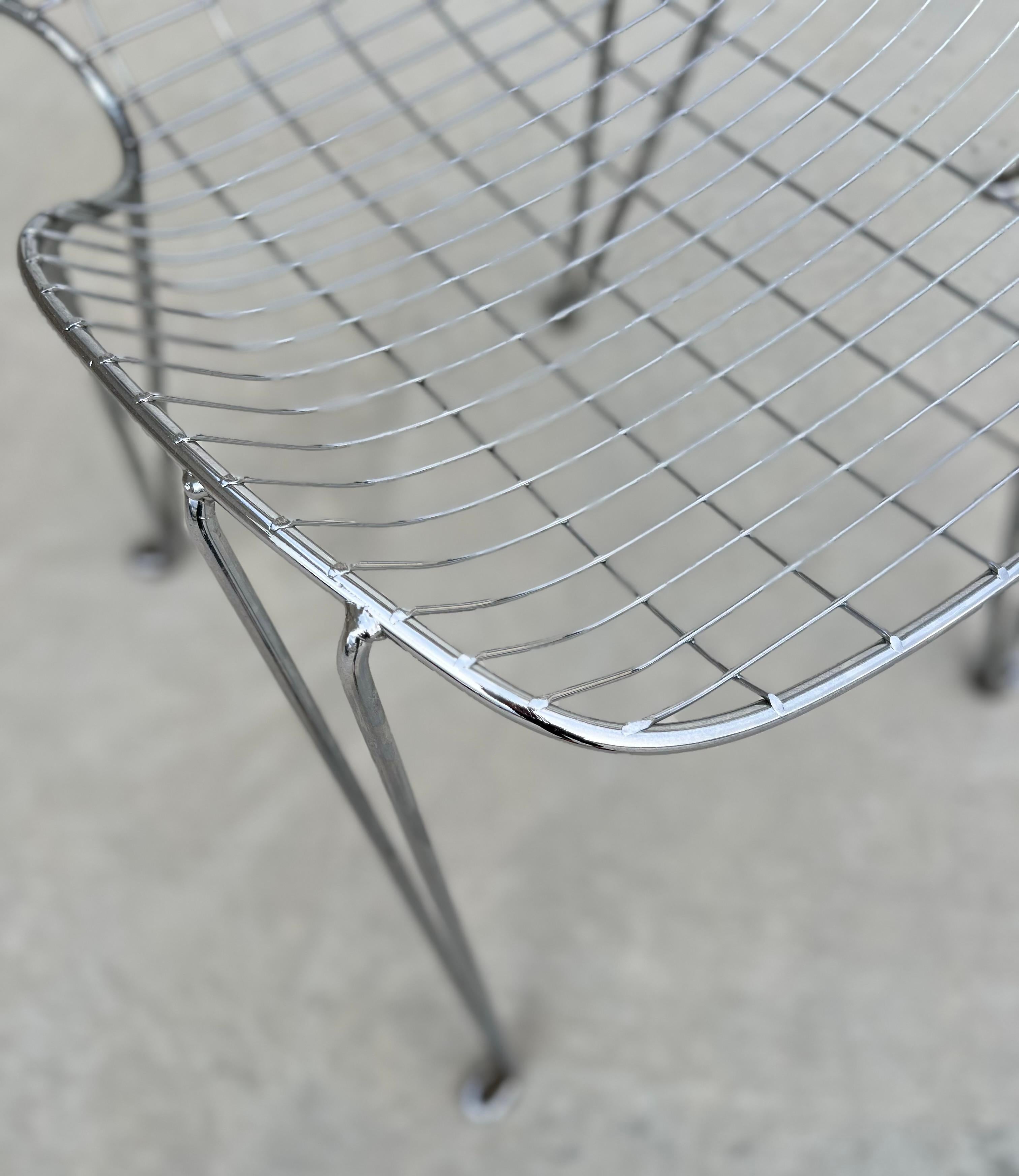 Vintage Metal Wire Chairs With Hairpin Legs - Set of Four In Good Condition For Sale In Draper, UT