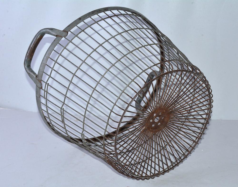 Industrial Vintage Metal Wire Clam Basket