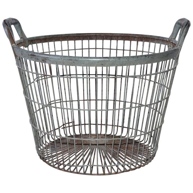 Vintage Metal Wire Clam Basket For Sale at 1stdibs