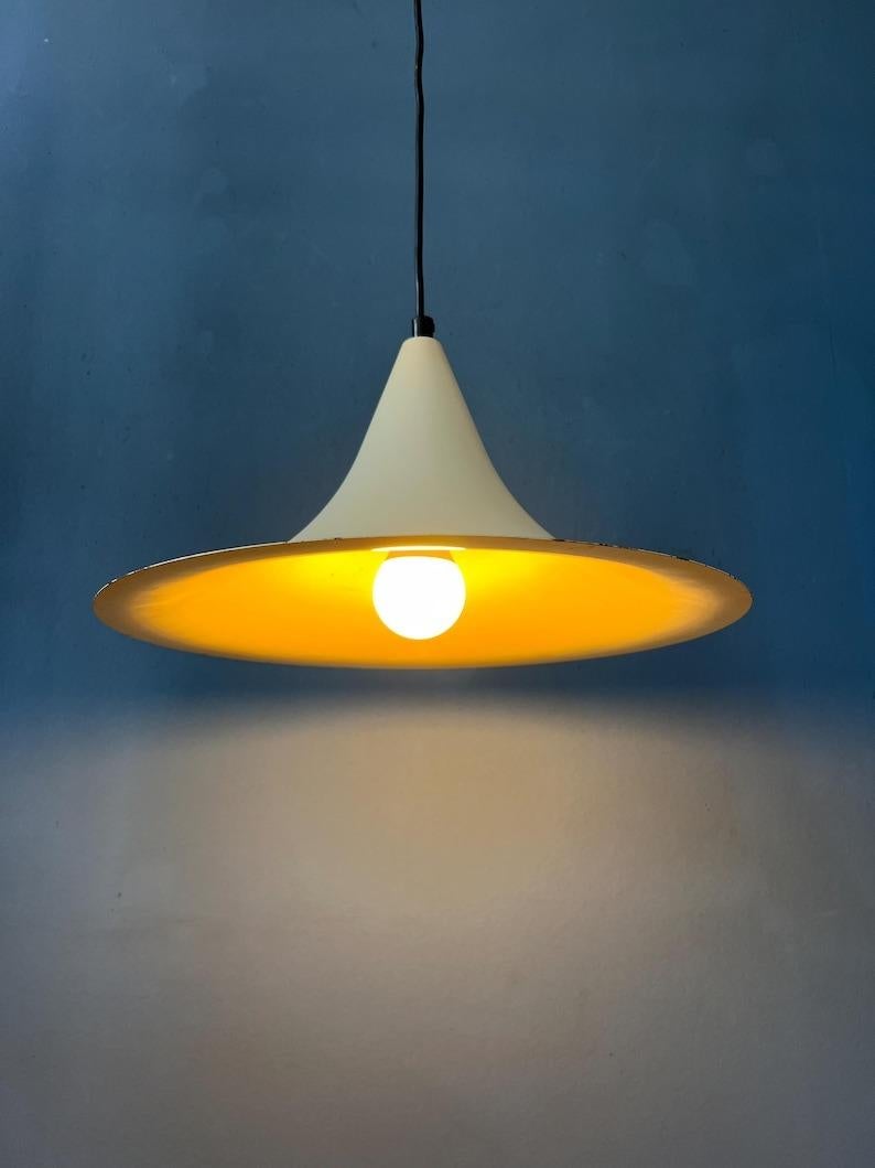 Lampe suspendue vintage en métal, ère spatiale, années 1970 Bon état - En vente à ROTTERDAM, ZH