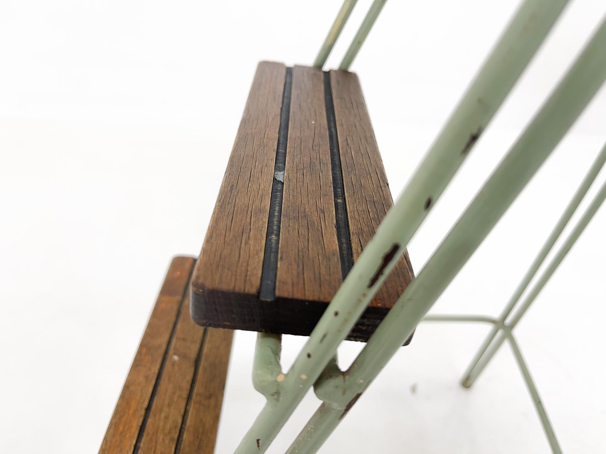 Vintage-Treppen aus Metall und Holz, Tschechoslowakei im Angebot 2