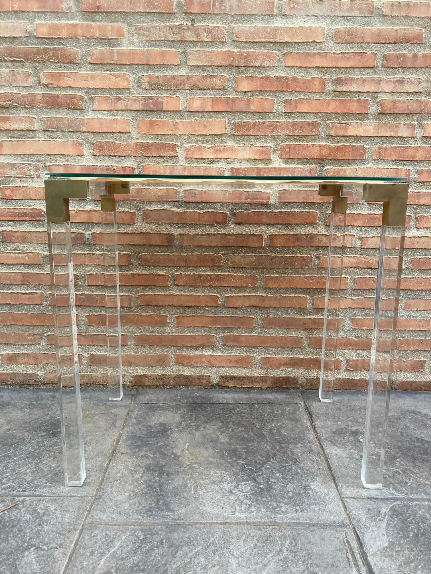 Mid-Century Modern Vintage Methacrylate or Lucite and Brass Side Table, 1970s For Sale