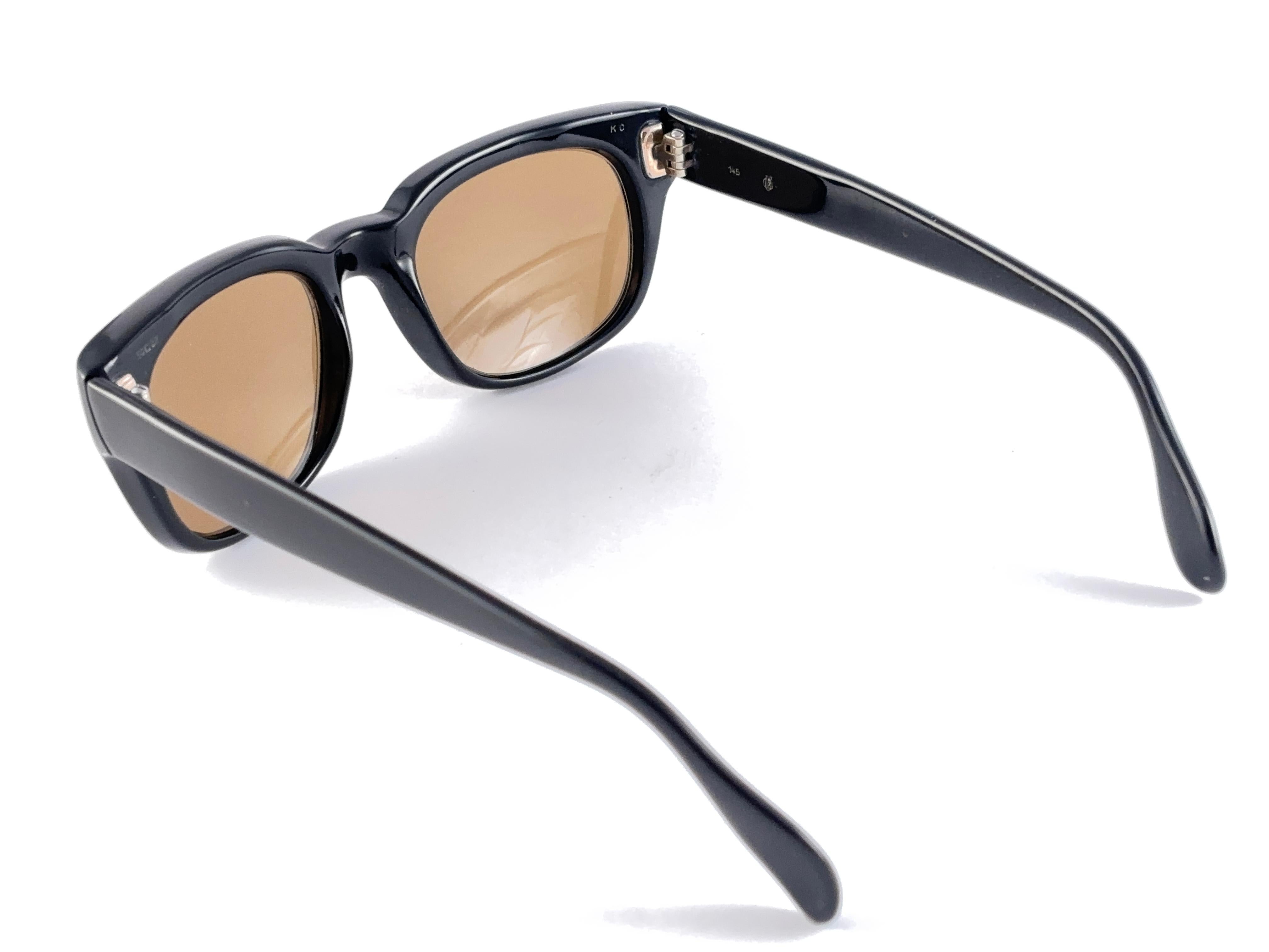 Vintage Metzler Robust Black Frame Sunglasses Made in Germany 1970's In Excellent Condition For Sale In Baleares, Baleares