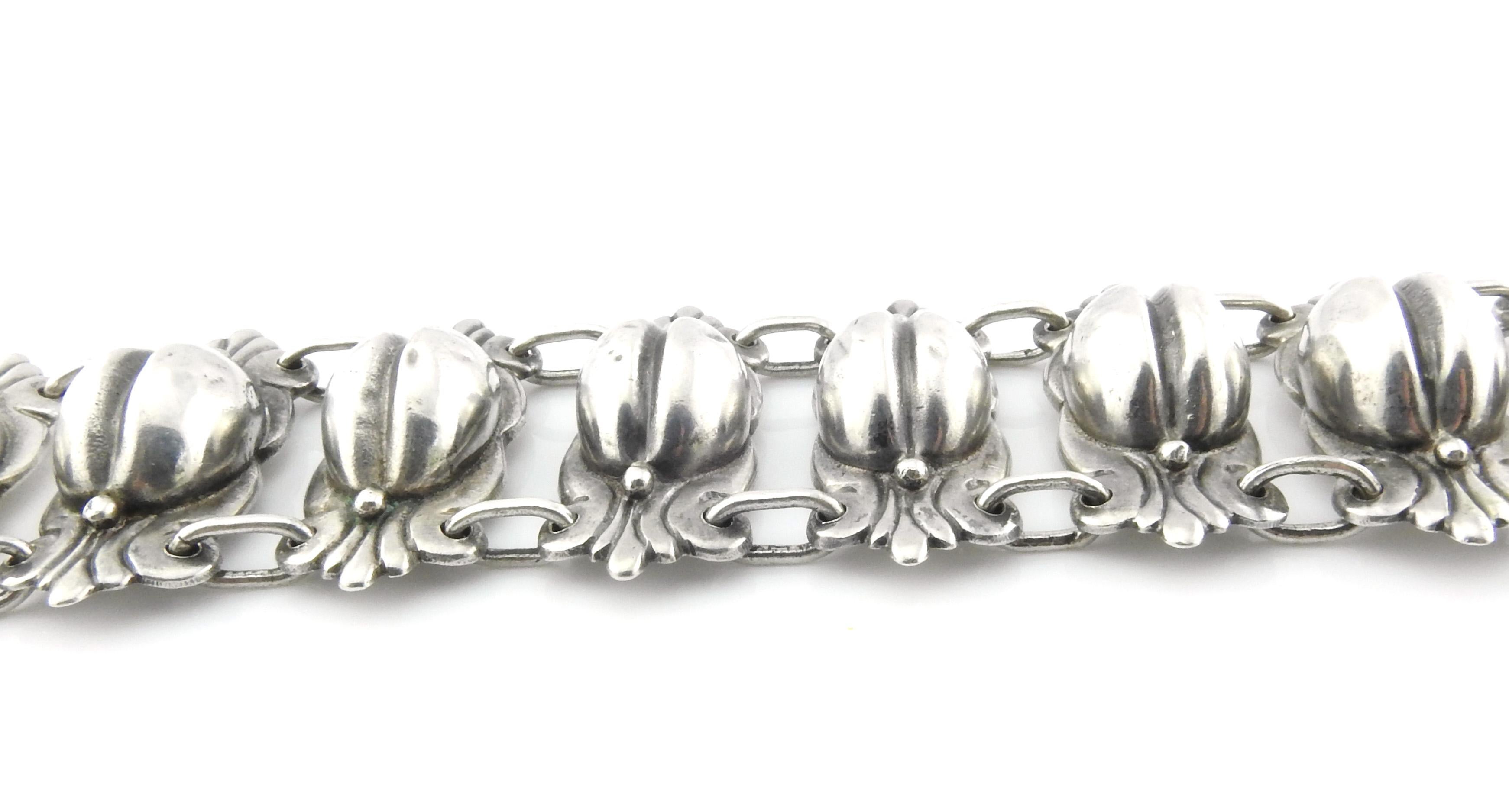 Vintage Mexican 850 Silver Coffee Bean & Foliage Bracelet In Good Condition In Washington Depot, CT