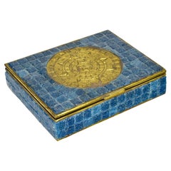 Caja Mexicana Vintage con Mosaico de Vidrio Azul y Ornamentación de Metal Dorado