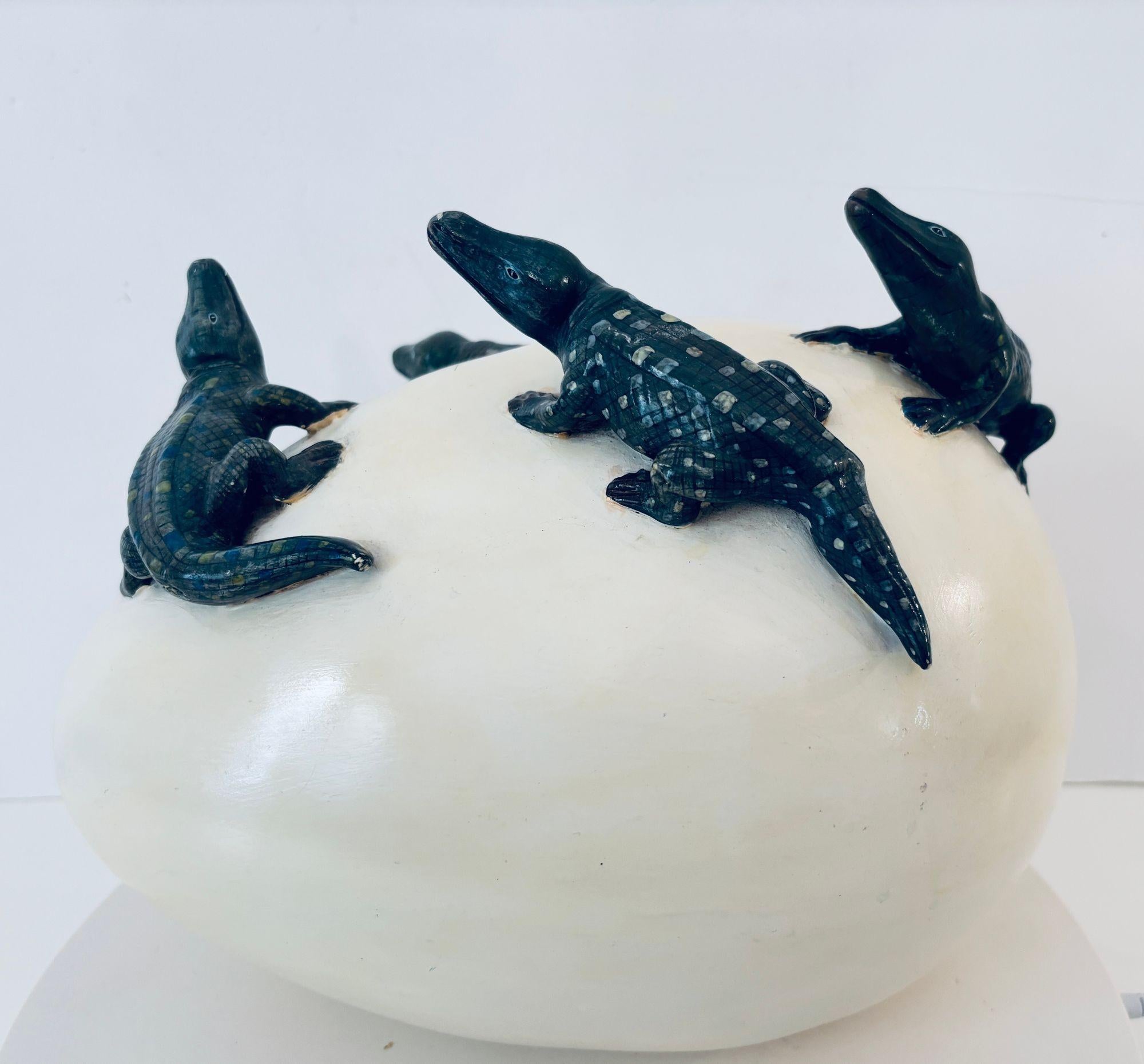 Vintage Mexican Ceramic Sculpture of Hatching Alligators Signed by Nacho Mejia en vente 3