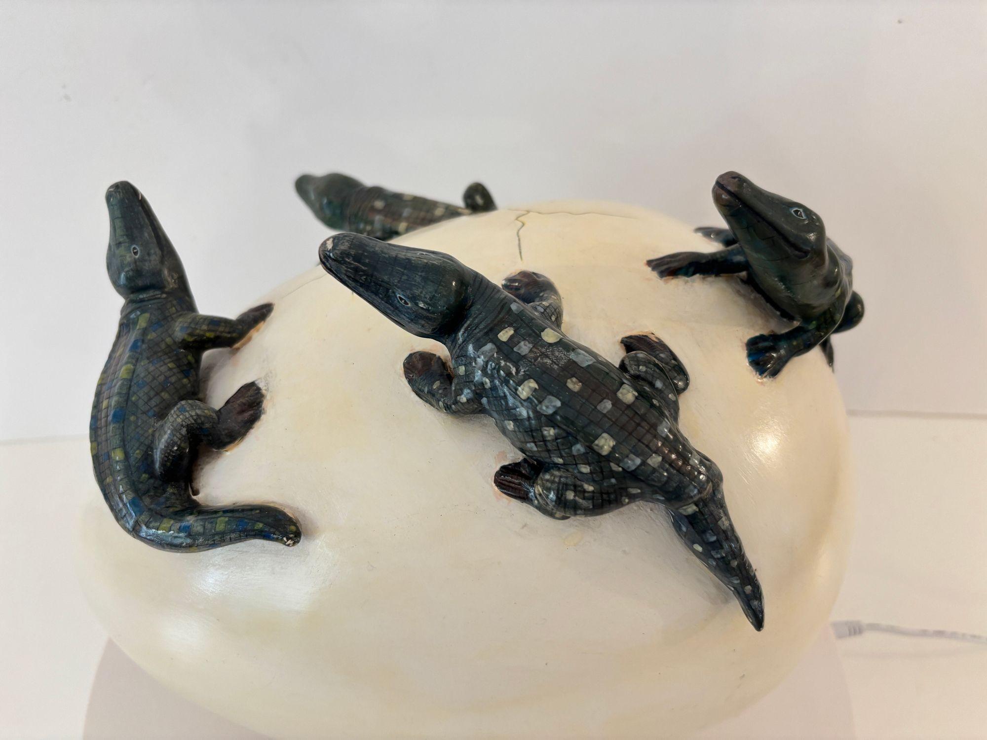 Vintage Mexican Ceramic Sculpture of Hatching Alligators Signed by Nacho Mejia en vente 4