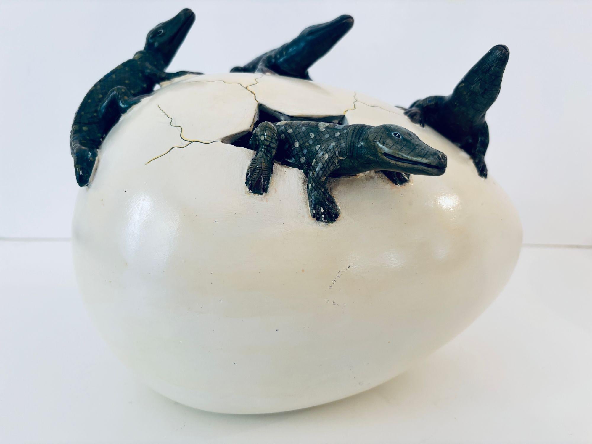 Fait main Vintage Mexican Ceramic Sculpture of Hatching Alligators Signed by Nacho Mejia en vente