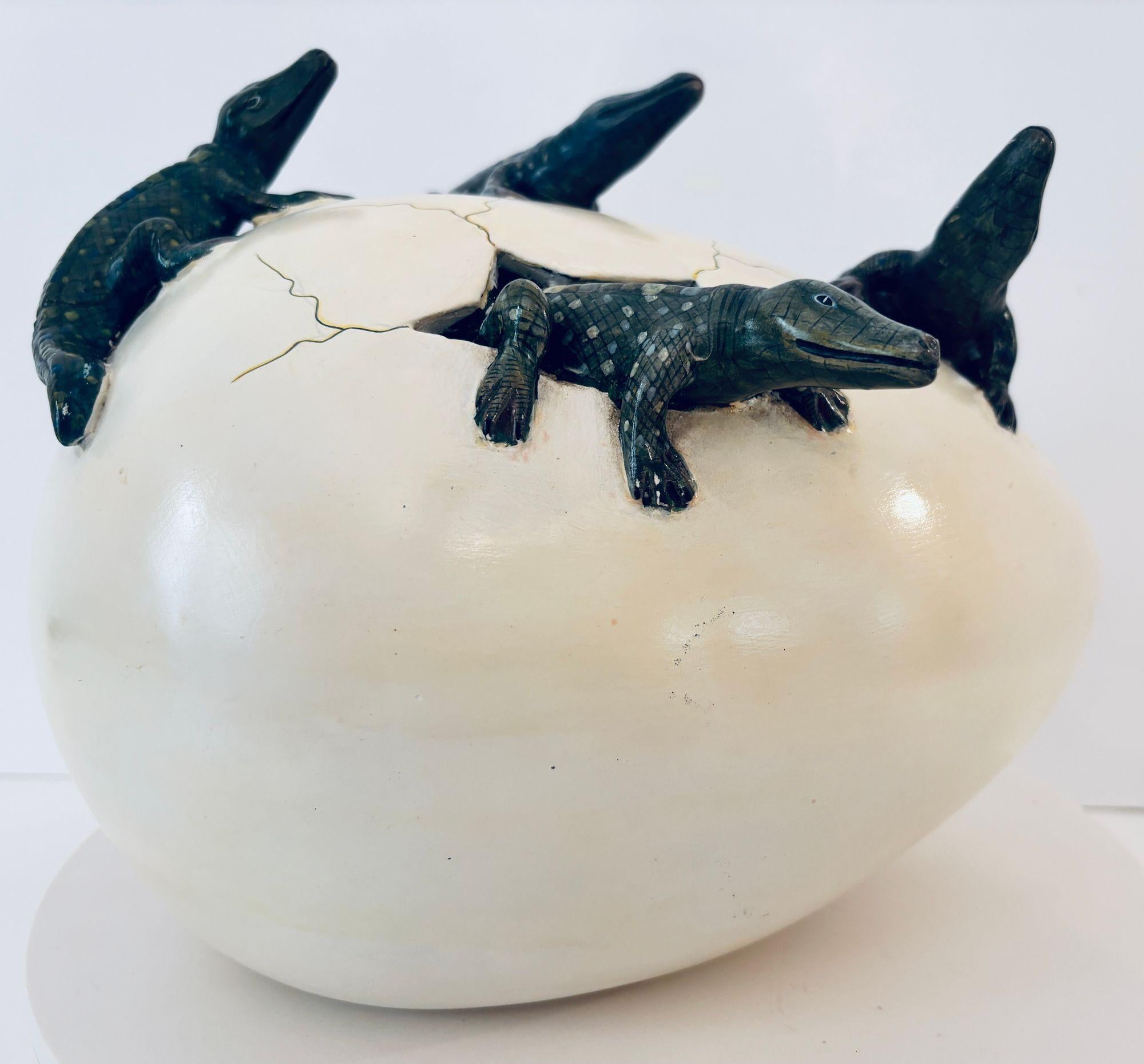 Céramique Vintage Mexican Ceramic Sculpture of Hatching Alligators Signed by Nacho Mejia en vente