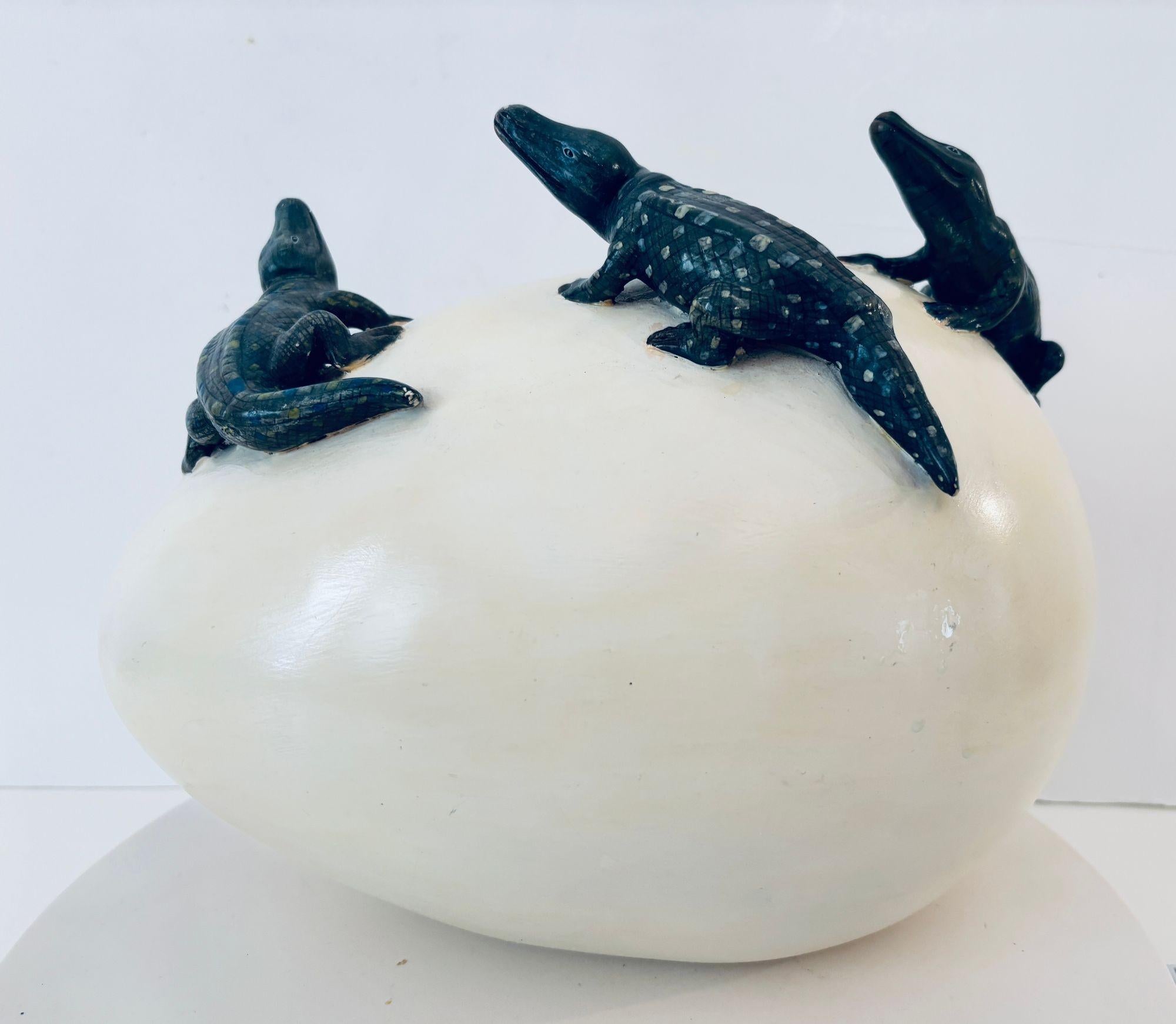 Vintage Mexican Ceramic Sculpture of Hatching Alligators Signed by Nacho Mejia en vente 1