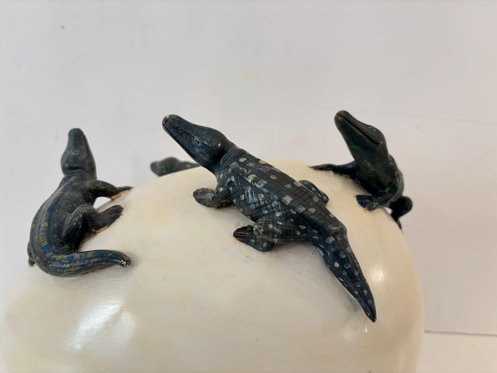 Vintage Mexican Ceramic Sculpture of Hatching Alligators Signed by Nacho Mejia en vente 2