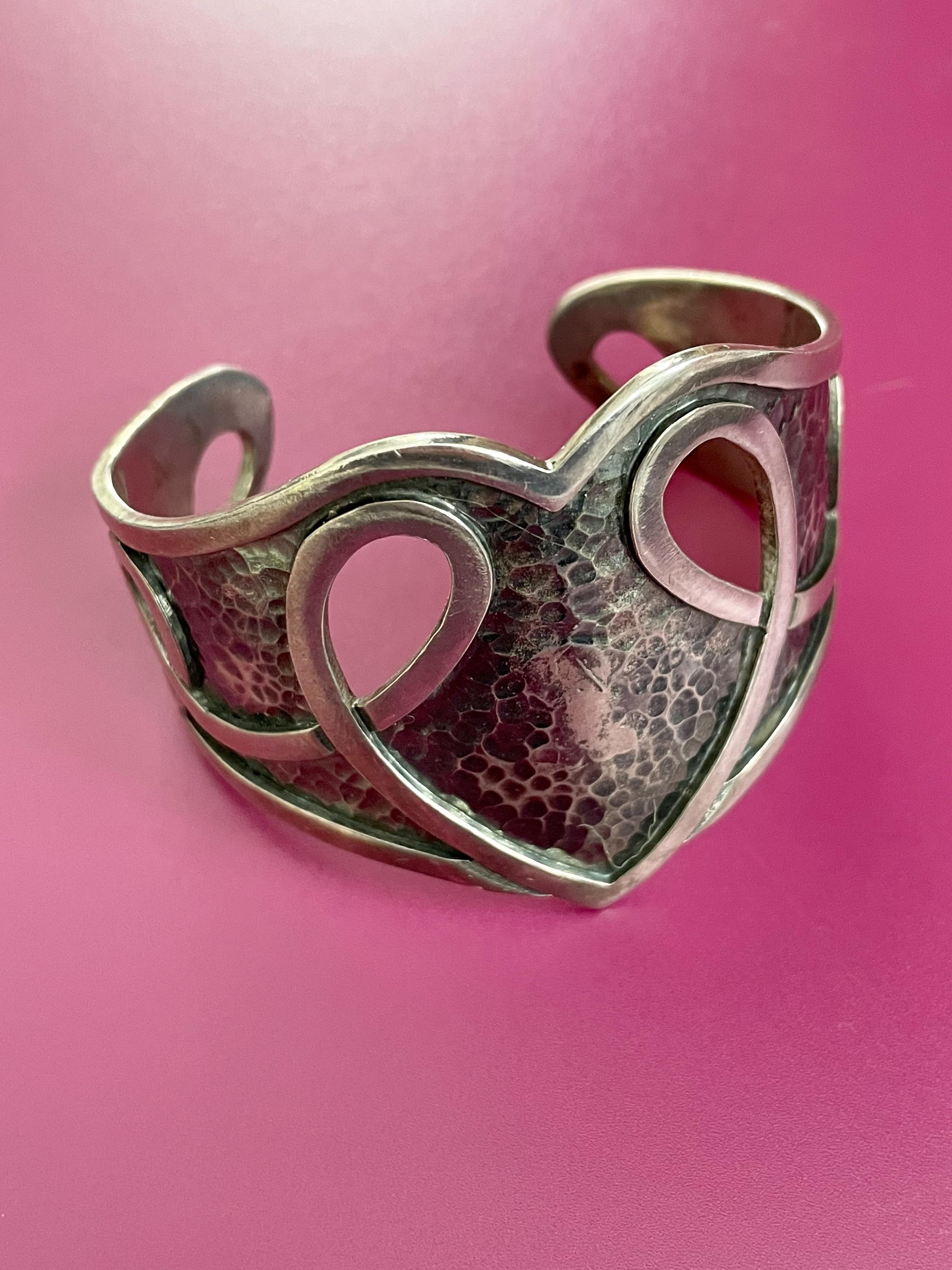 Vintage Mexican Margot de Taxco Heart-Shaped Sterling Silver Bracelet Cuff For Sale 4