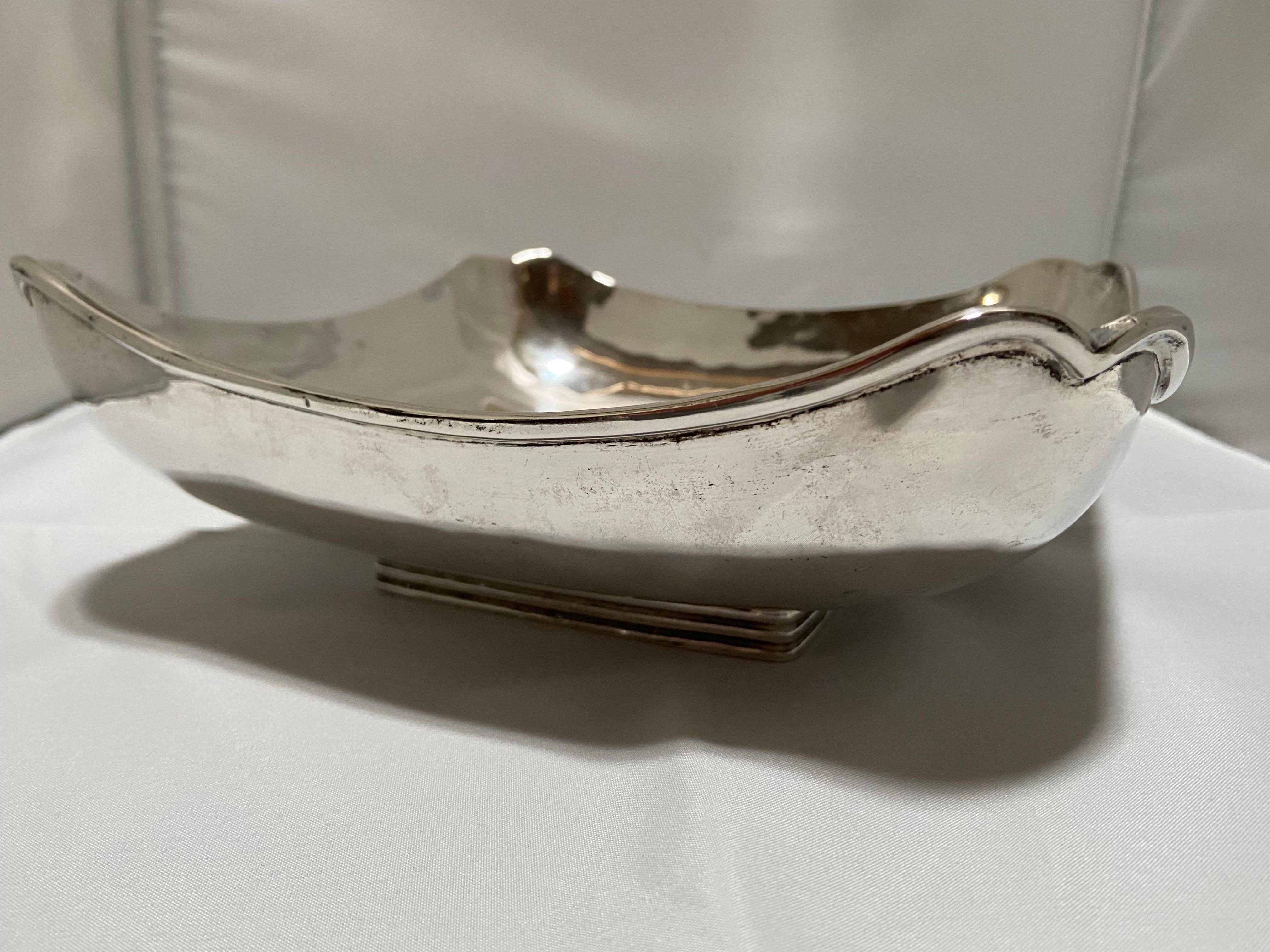 Vintage Mexican Mid-Century Modern Sterling Silver Scalloped Bowl by C. Zurita In Good Condition For Sale In Atlanta, GA