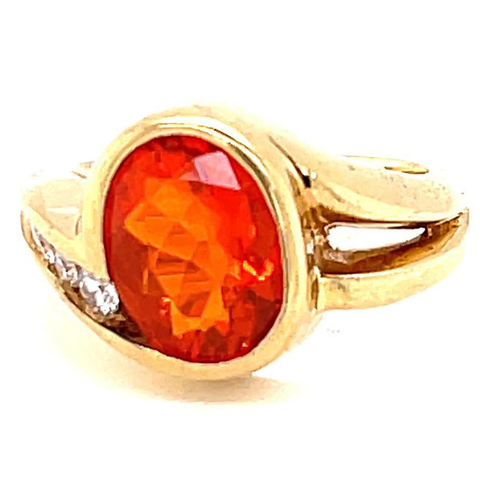 Vintage Mexican Opal Diamond 18 Karat Gold Ring In Excellent Condition In Beverly Hills, CA