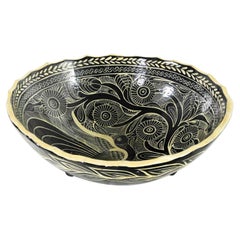 Vintage Mexican Pottery Black & White Fantasia Design Tri-Leg Fluted Bowl