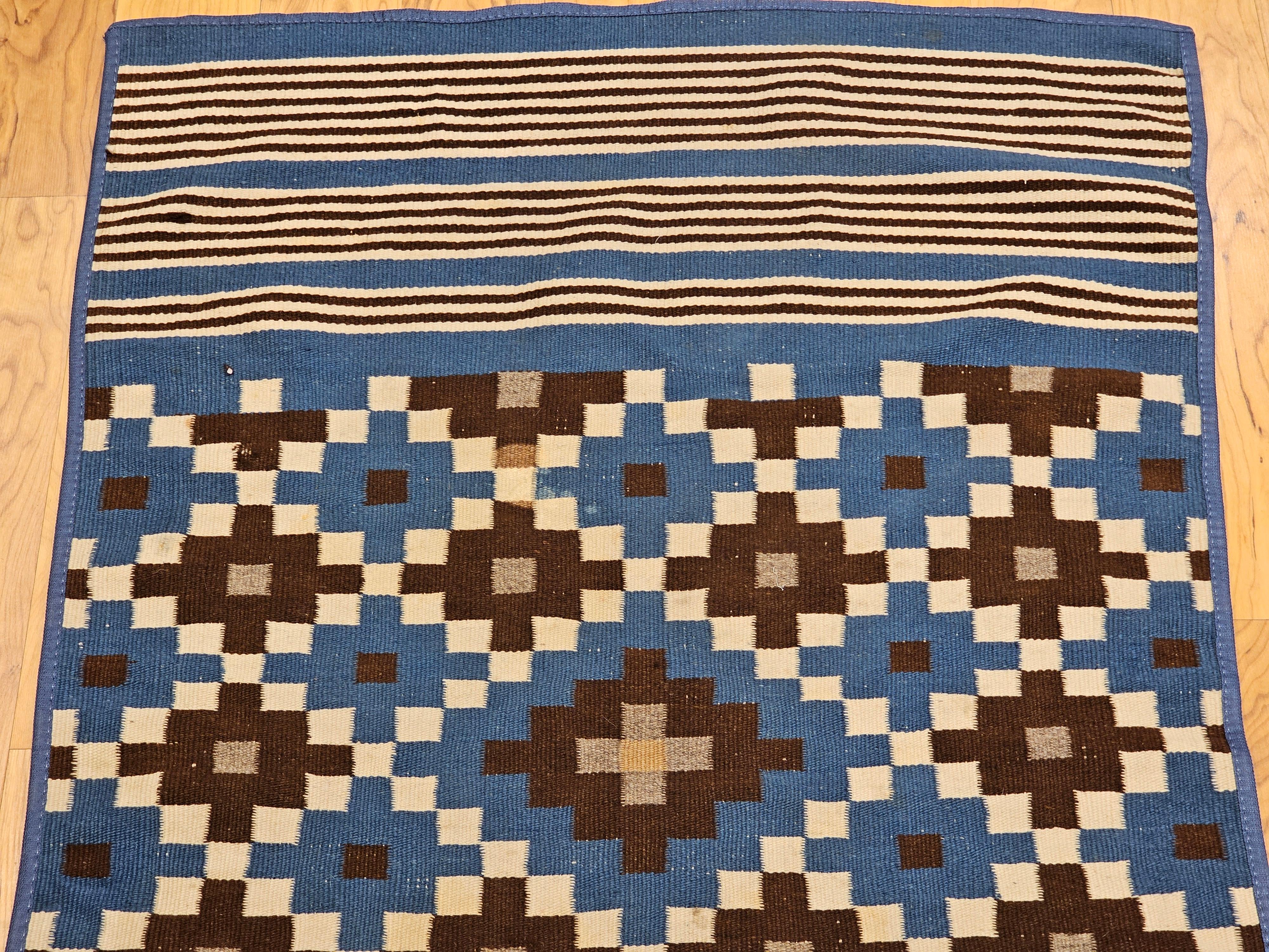 Antike mexikanische Saltillo Serape flachgewebte Kilim-Decke mit Königsblau, Elfenbein (20. Jahrhundert) im Angebot